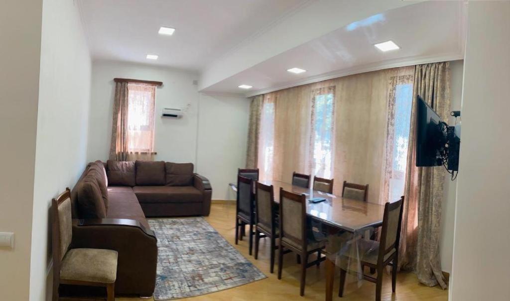 Three-Bedroom Vacation Home  photo 1