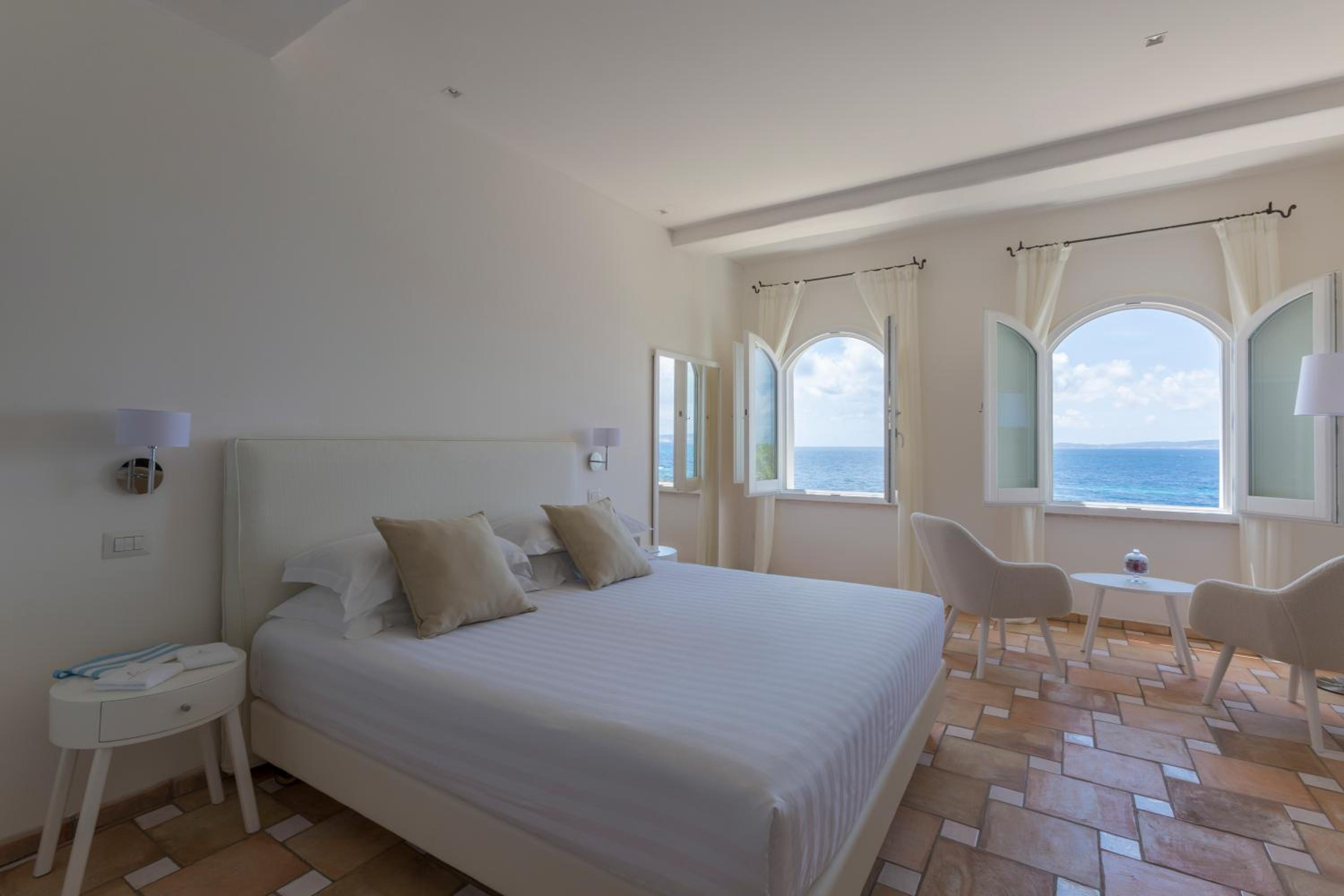 Deluxe Double Room with Sea View photo 3