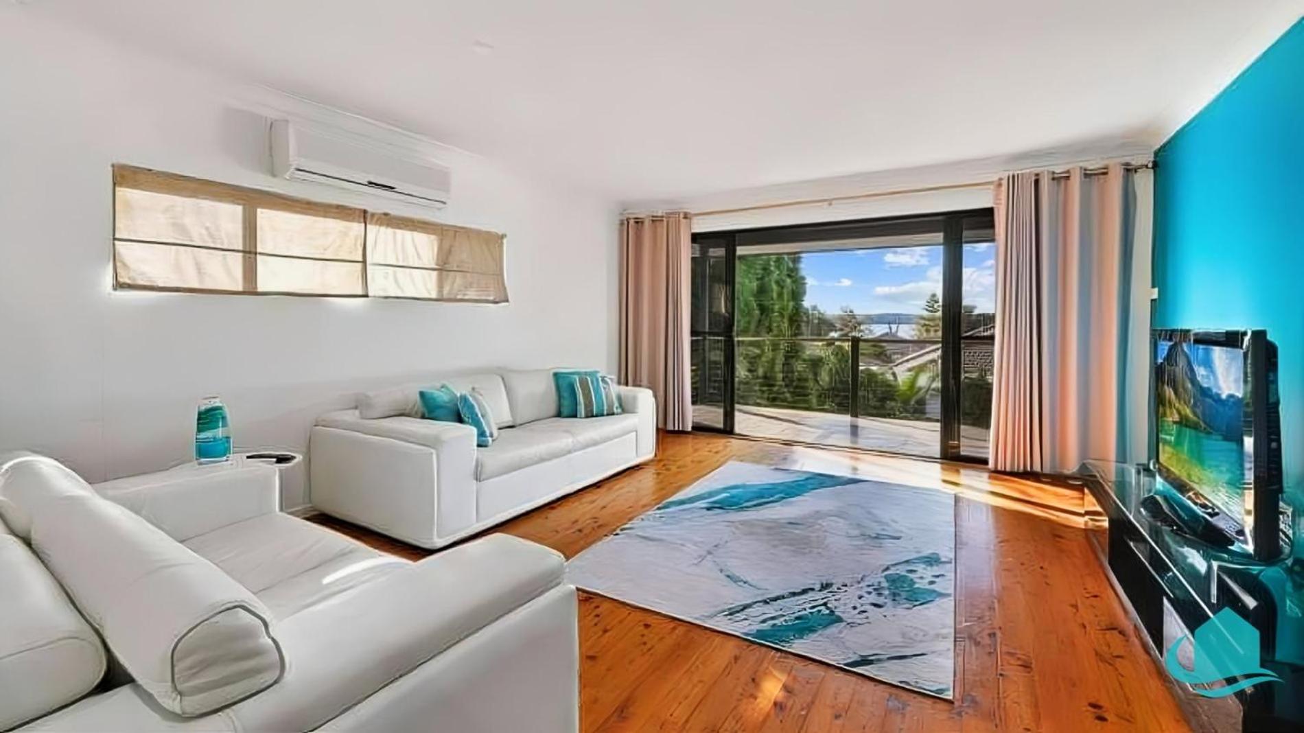 Three-Bedroom House photo 1