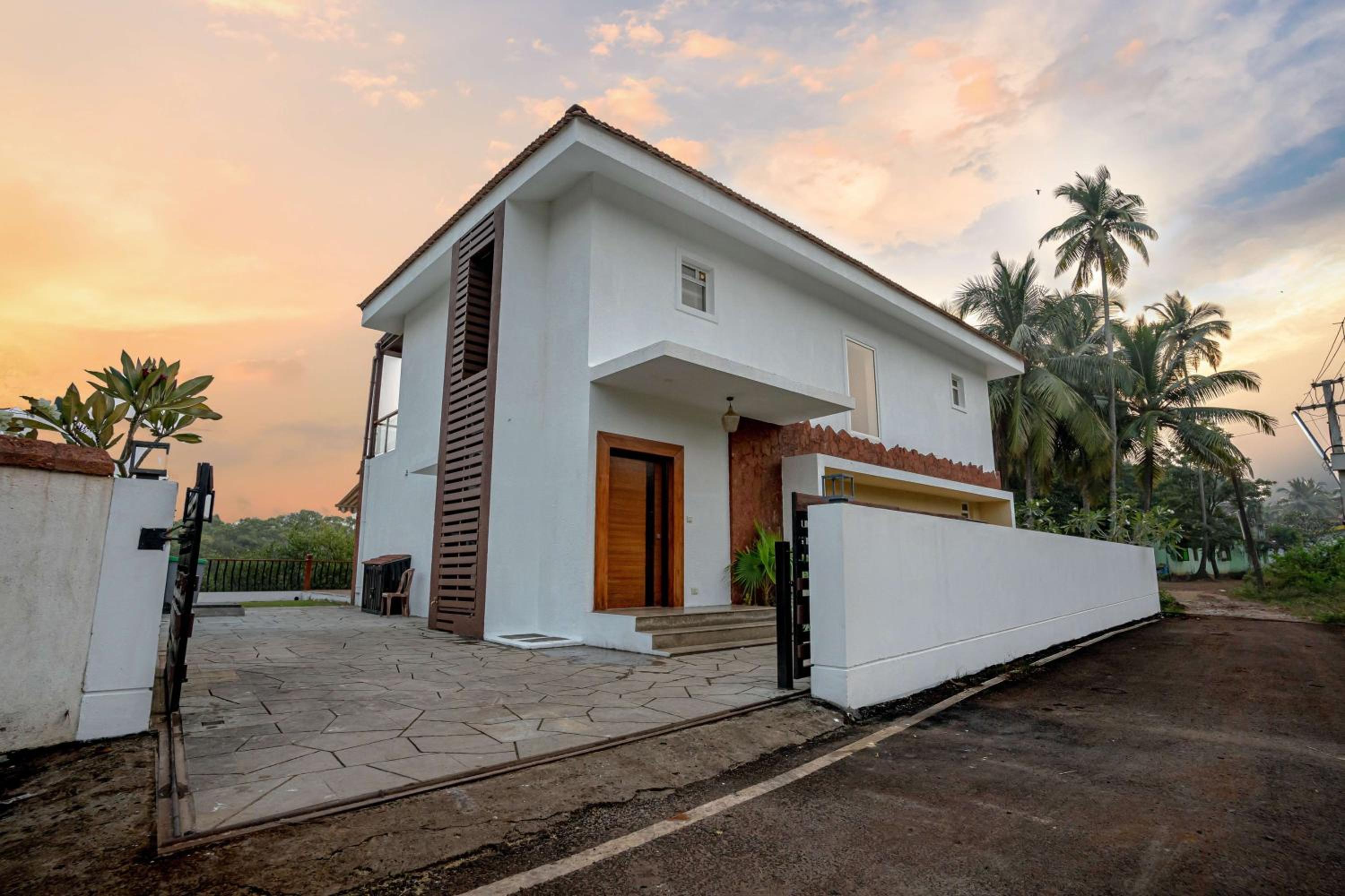 Three-Bedroom Villa photo 3