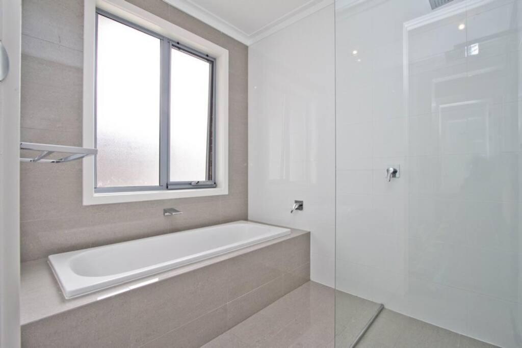 Three-Bedroom Villa photo 2