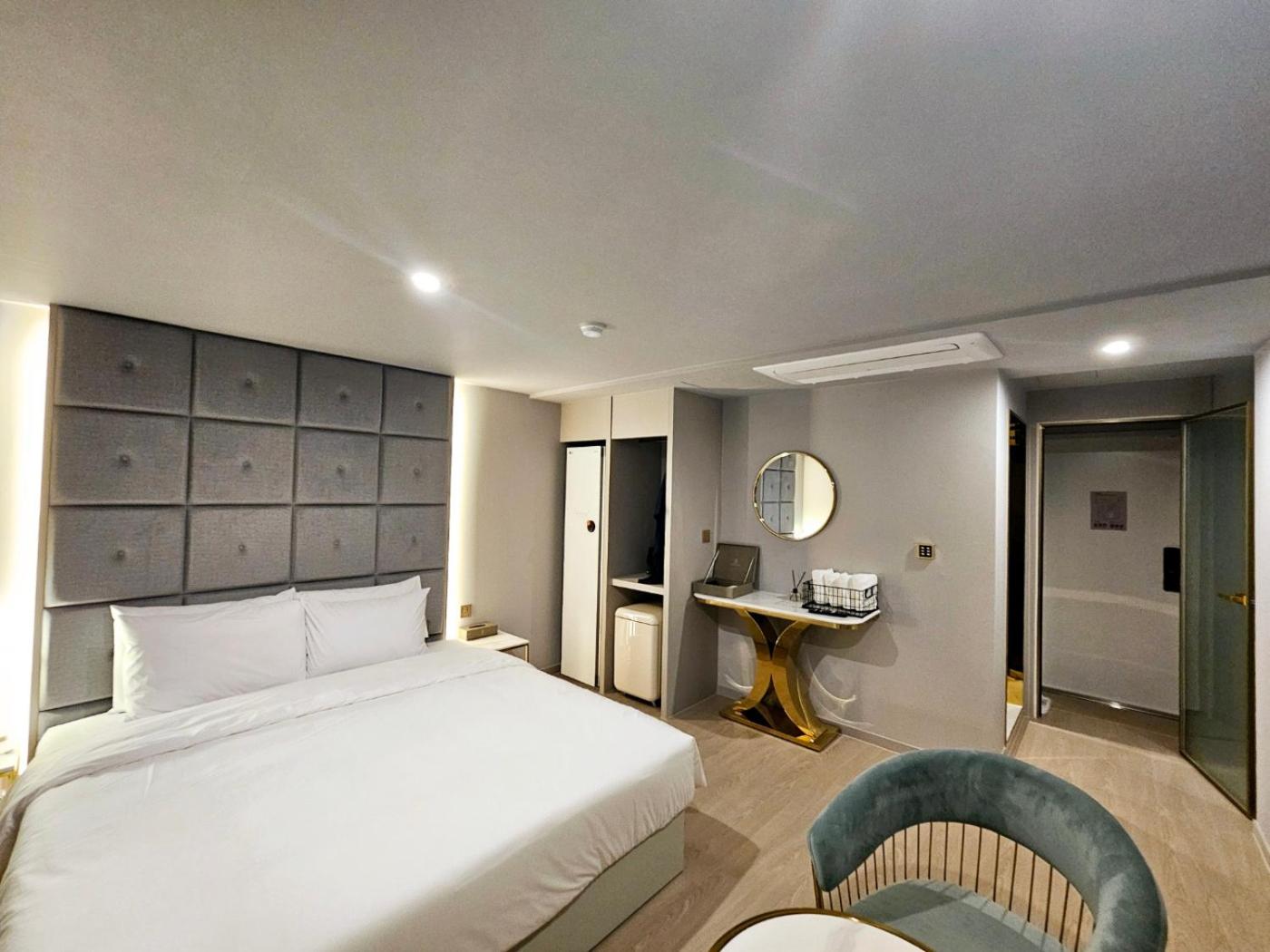 Deluxe Double Room - No Parking - Photo 3