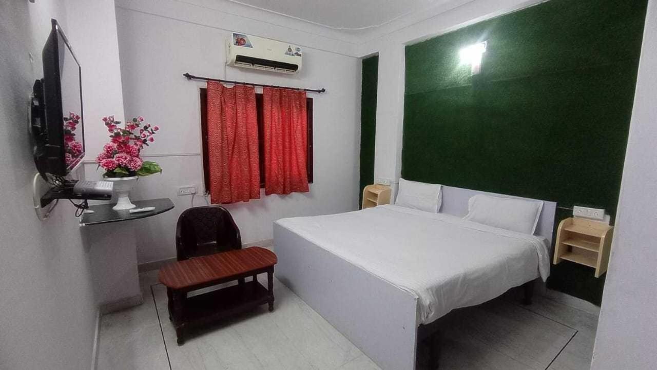 Classic Triple Room photo 1