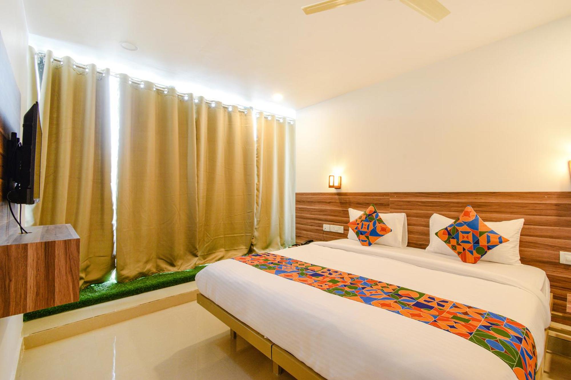 Deluxe Room - Photo 3