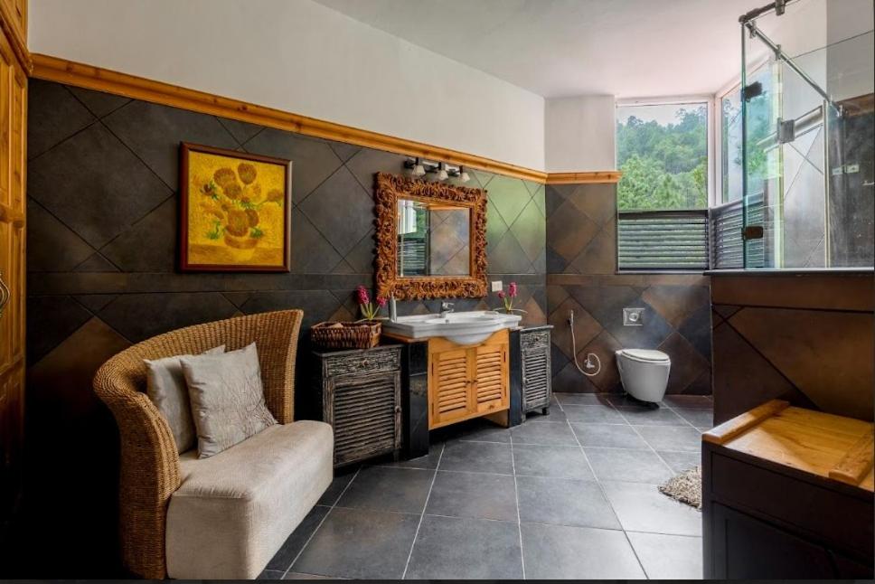 Villa photo 2