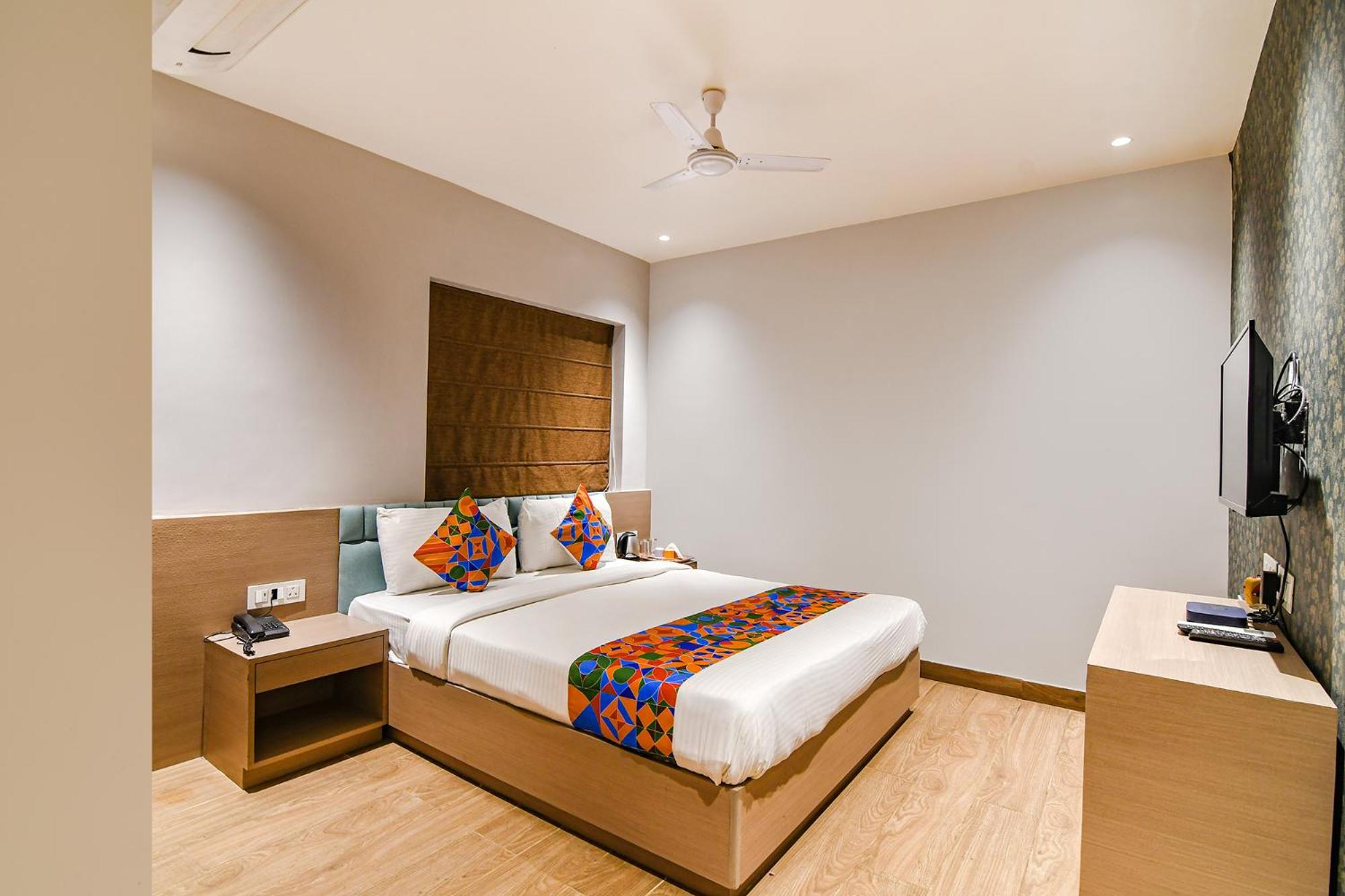 Deluxe Room - Photo 1