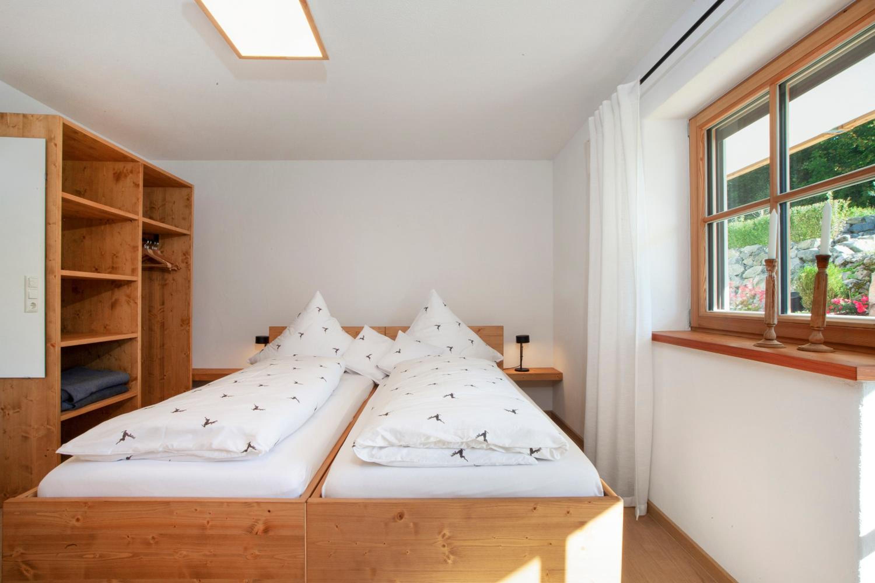 Two-Bedroom Deluxe Apartment with Garden View photo 3