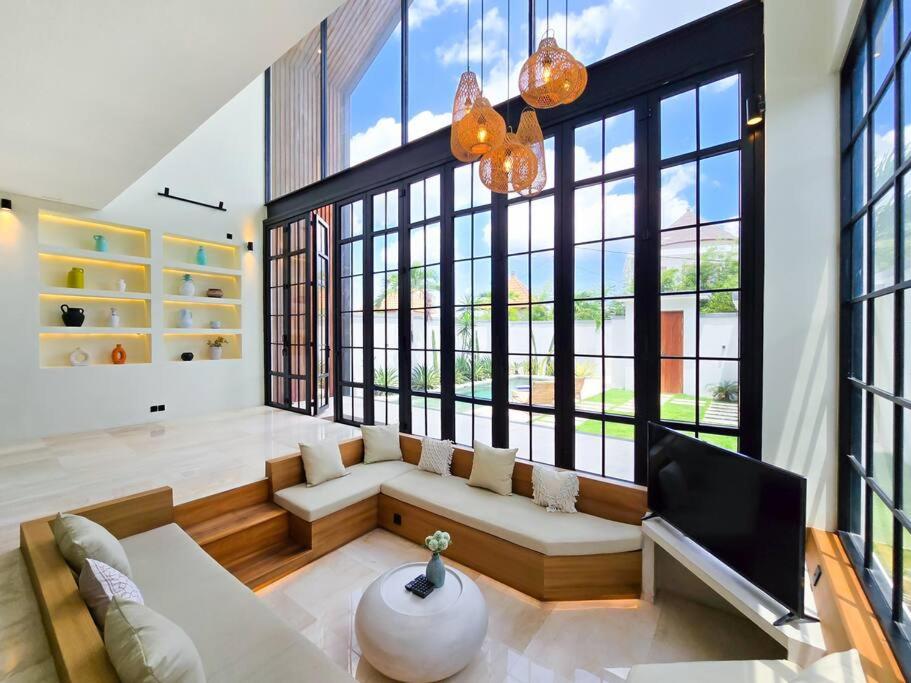 Three-Bedroom Villa photo 1