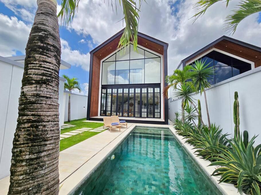Three-Bedroom Villa photo 3