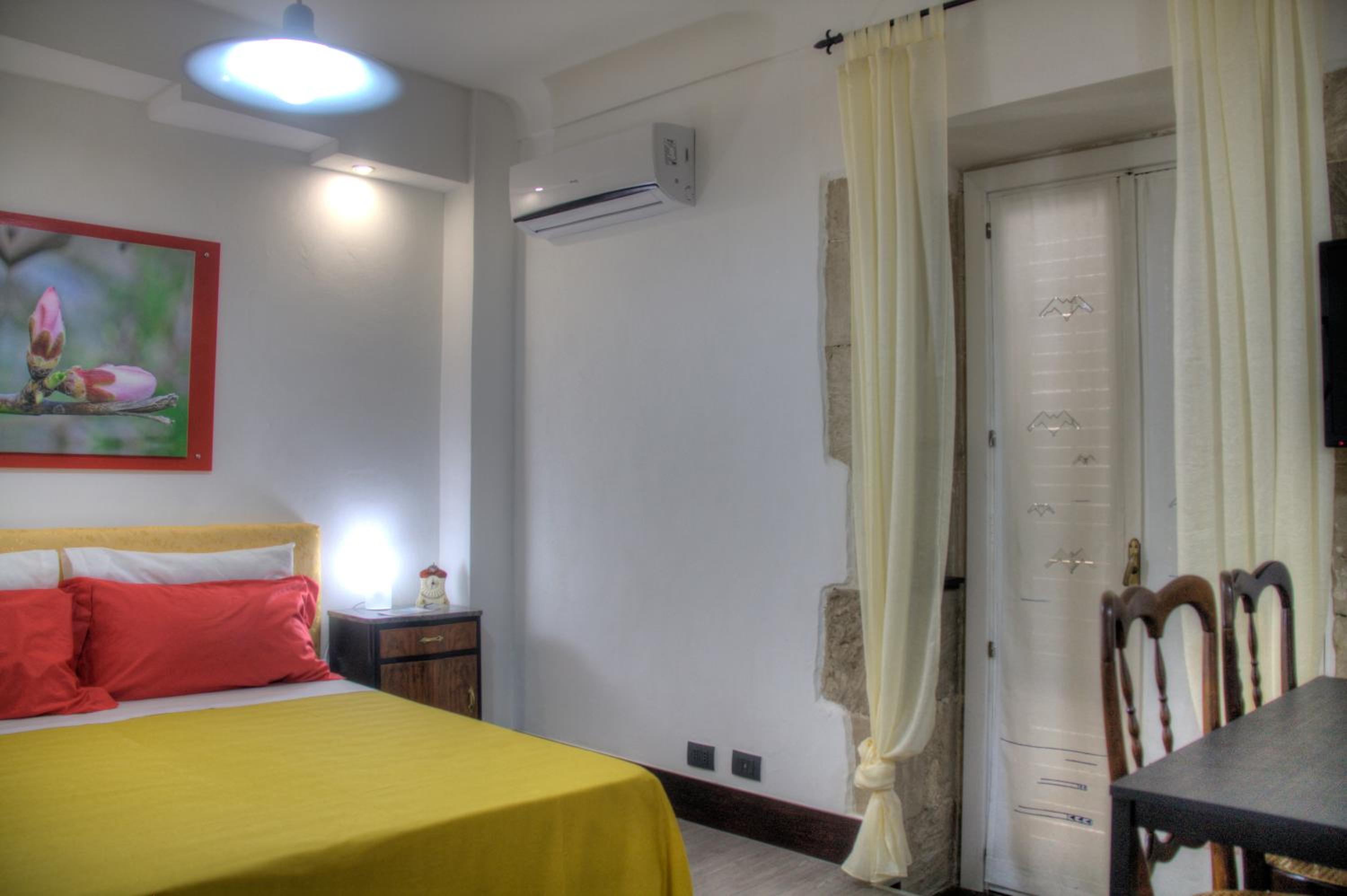 Triple Room with Private Bathroom - Photo 4