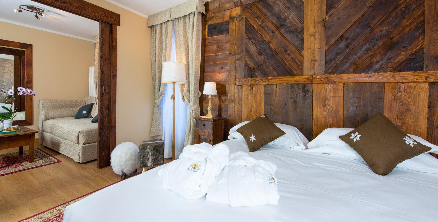 Suite with Mountain View - Photo 12