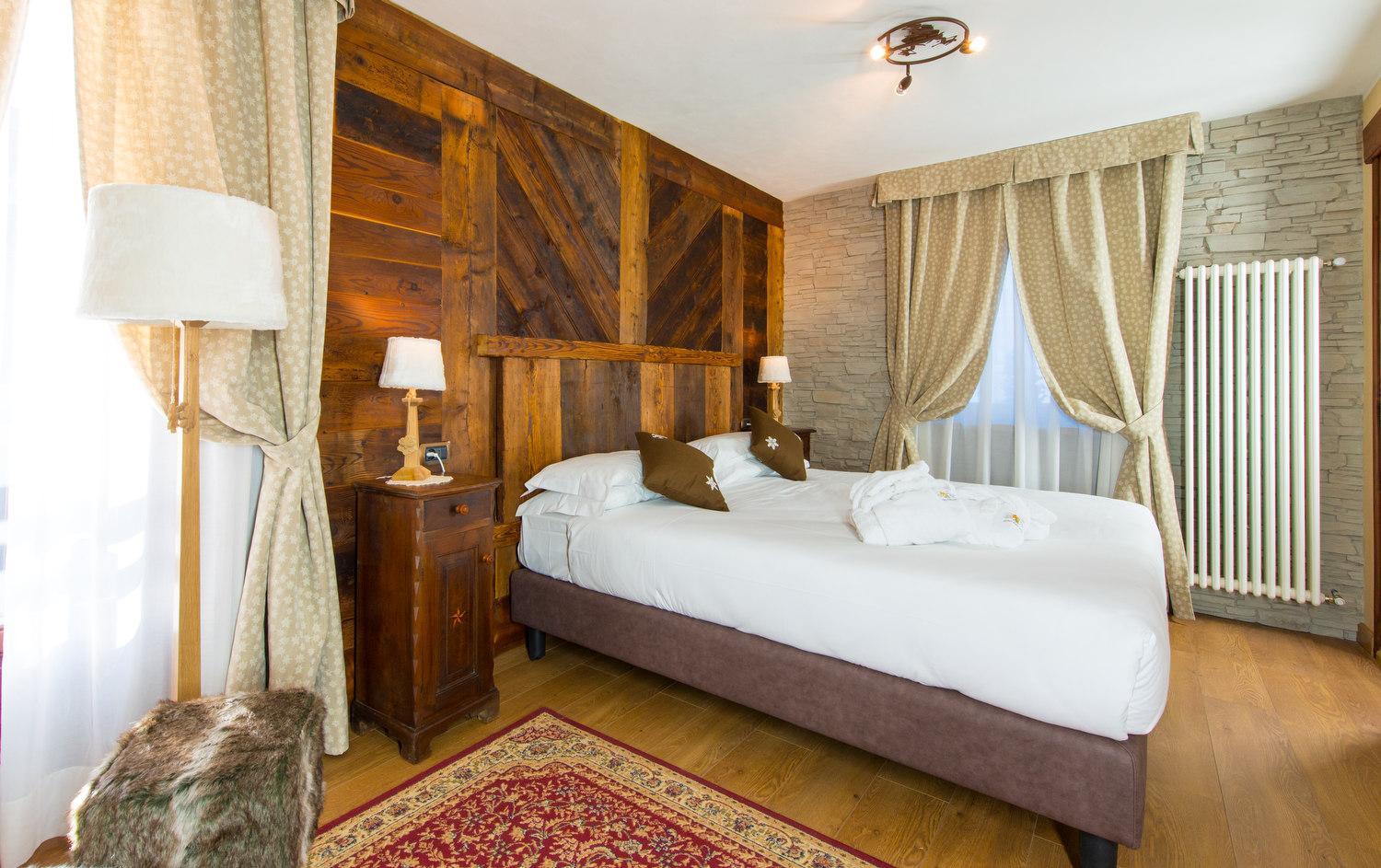 Suite with Mountain View - Photo 2