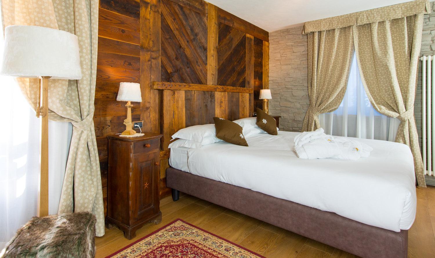Suite with Mountain View - Photo 5