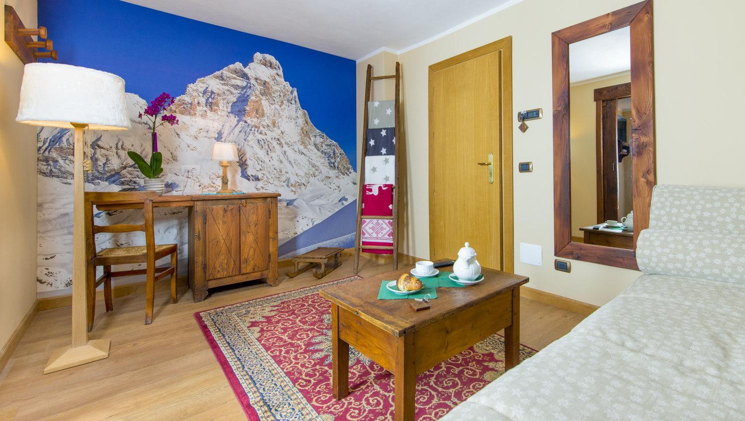 Suite with Mountain View - Photo 11