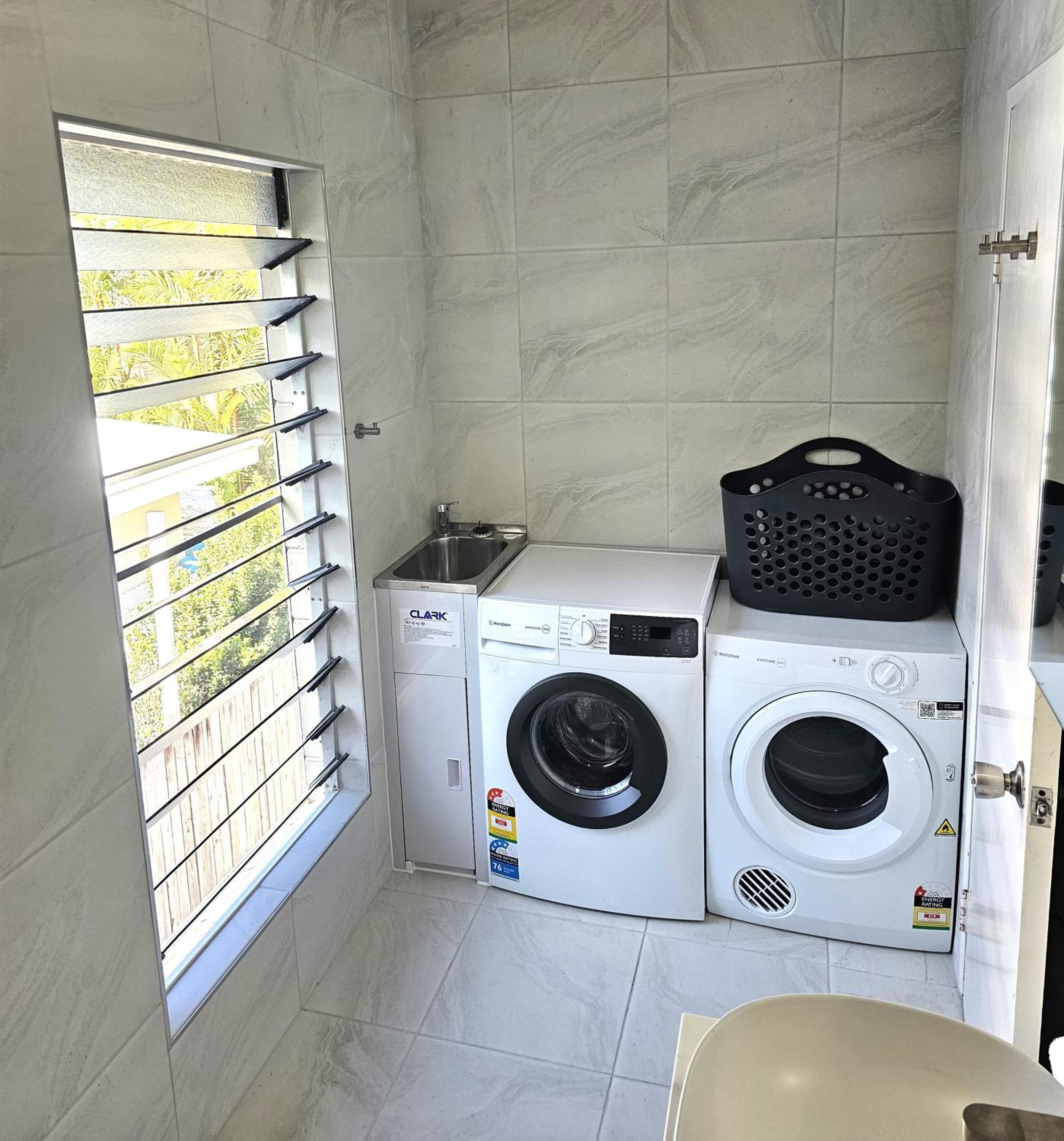 Apartment with Balcony photo 3
