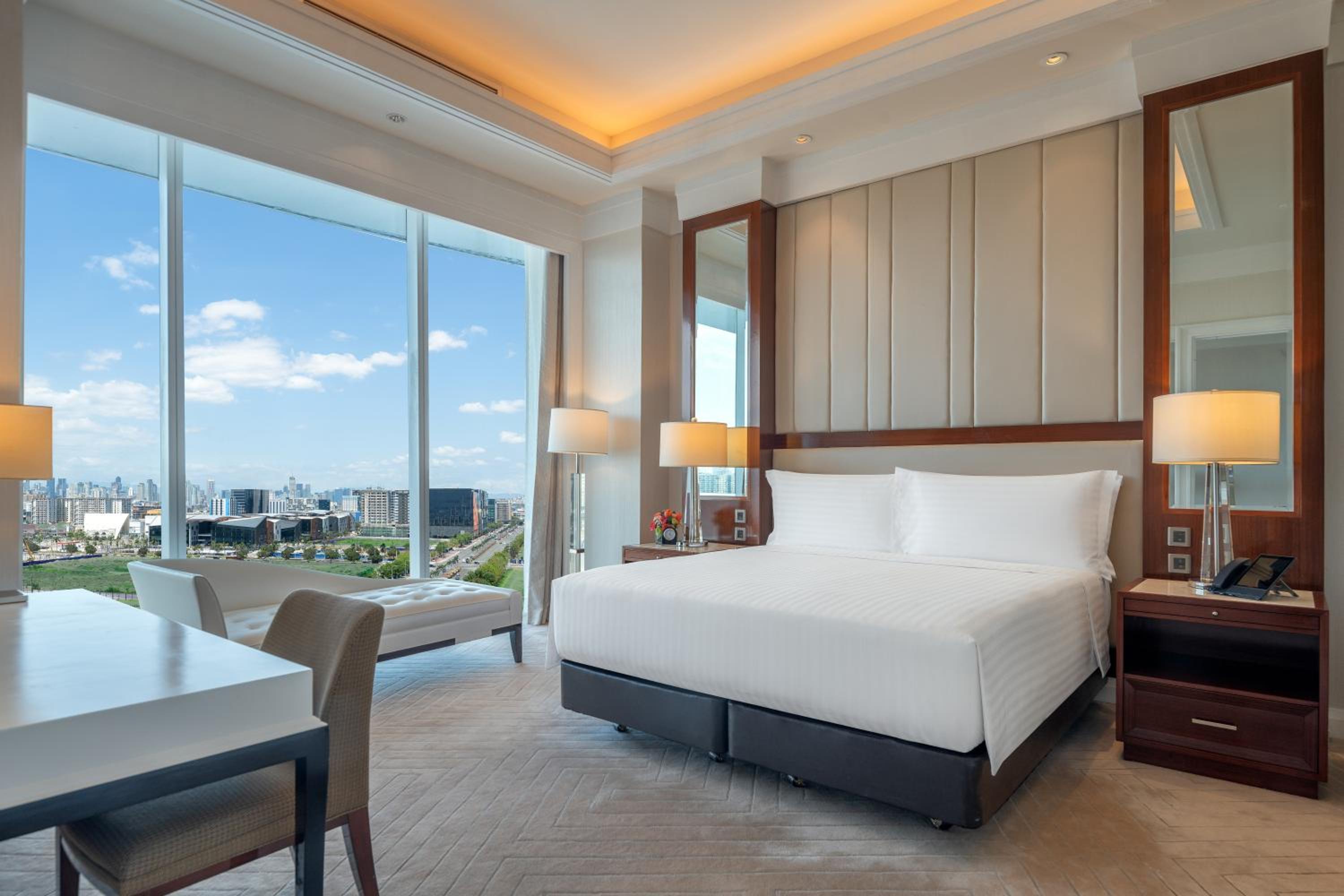 Premiere Suite