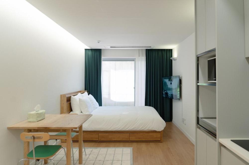 Family Room - Photo 13
