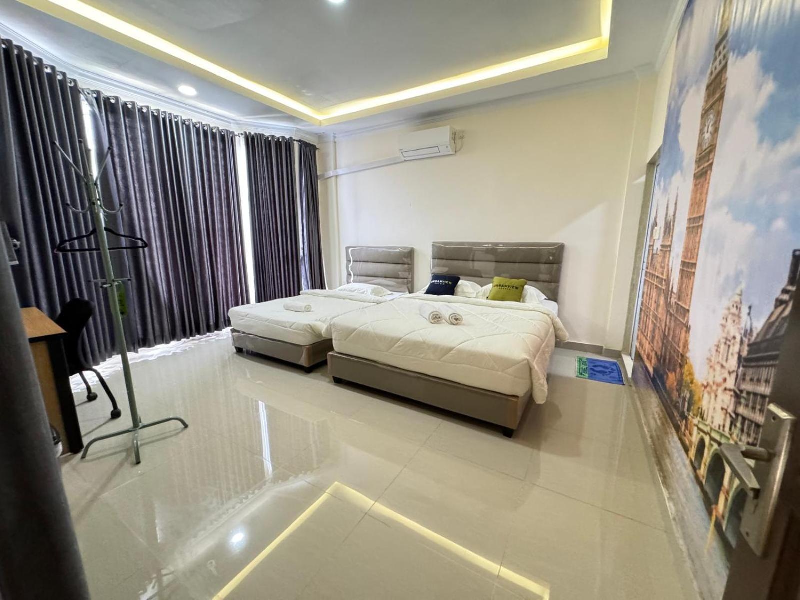 Family Room - Photo 5
