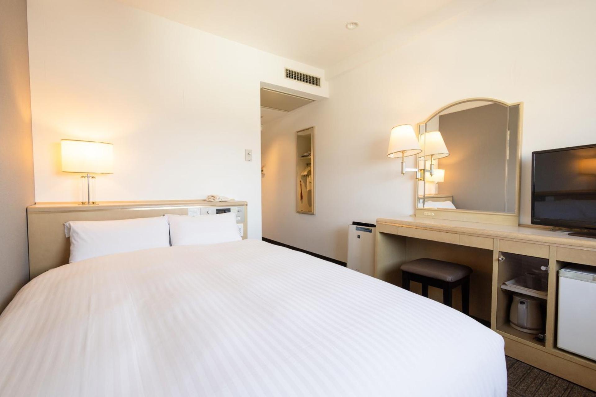 Double Room with Small Double Bed - Non-Smoking - Photo 5