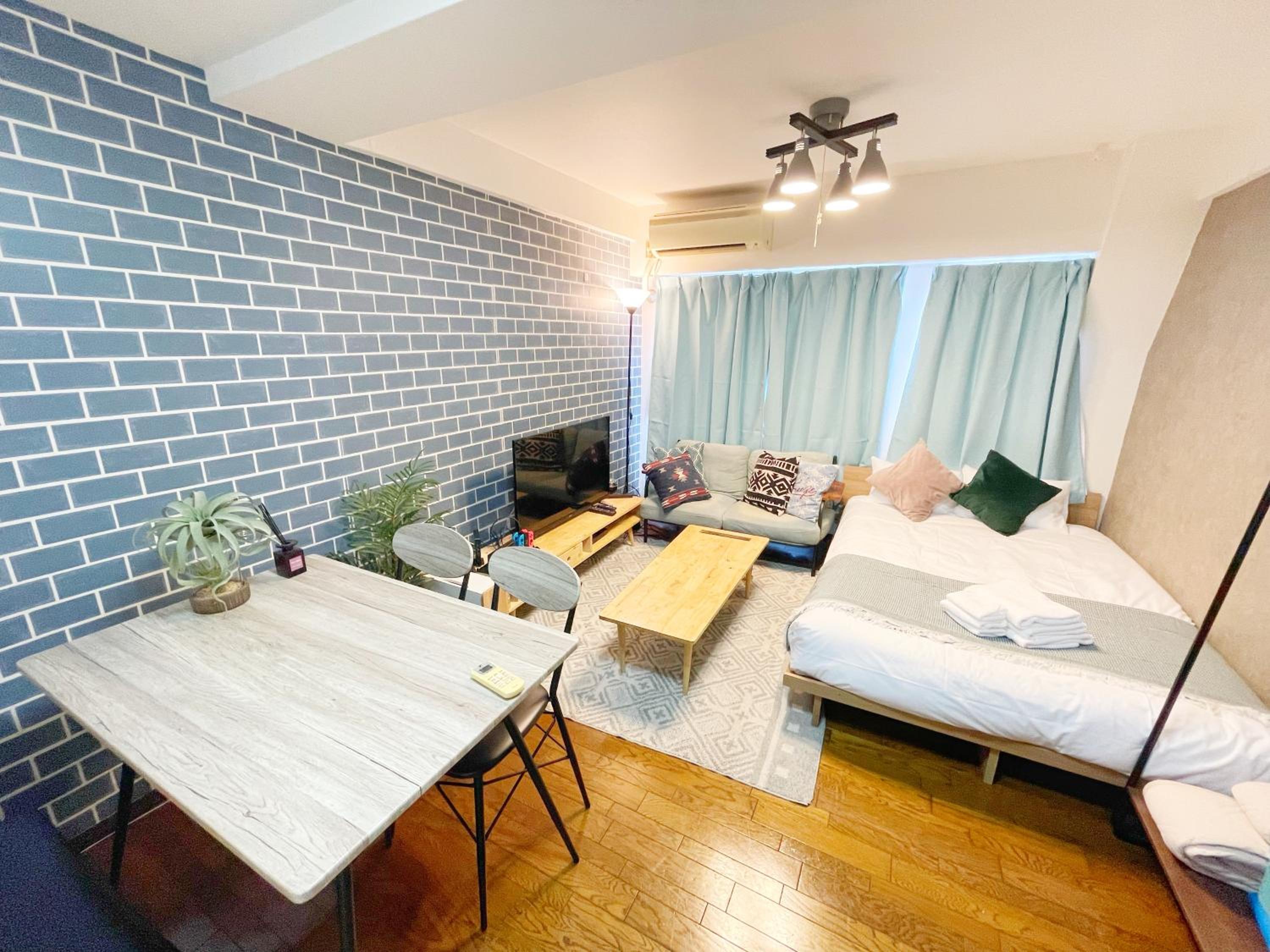 One-Bedroom Apartment photo 1