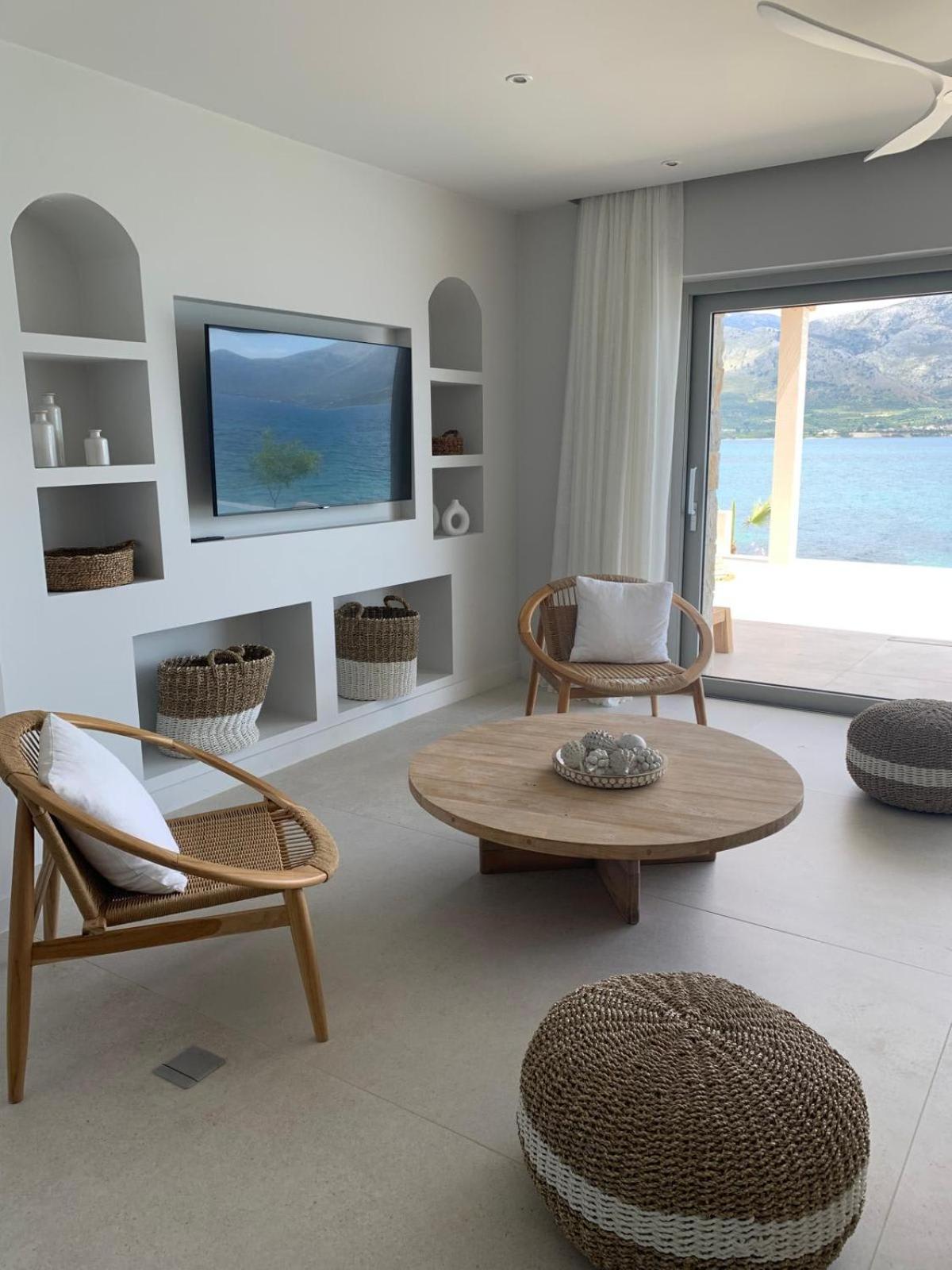 Villa photo 1