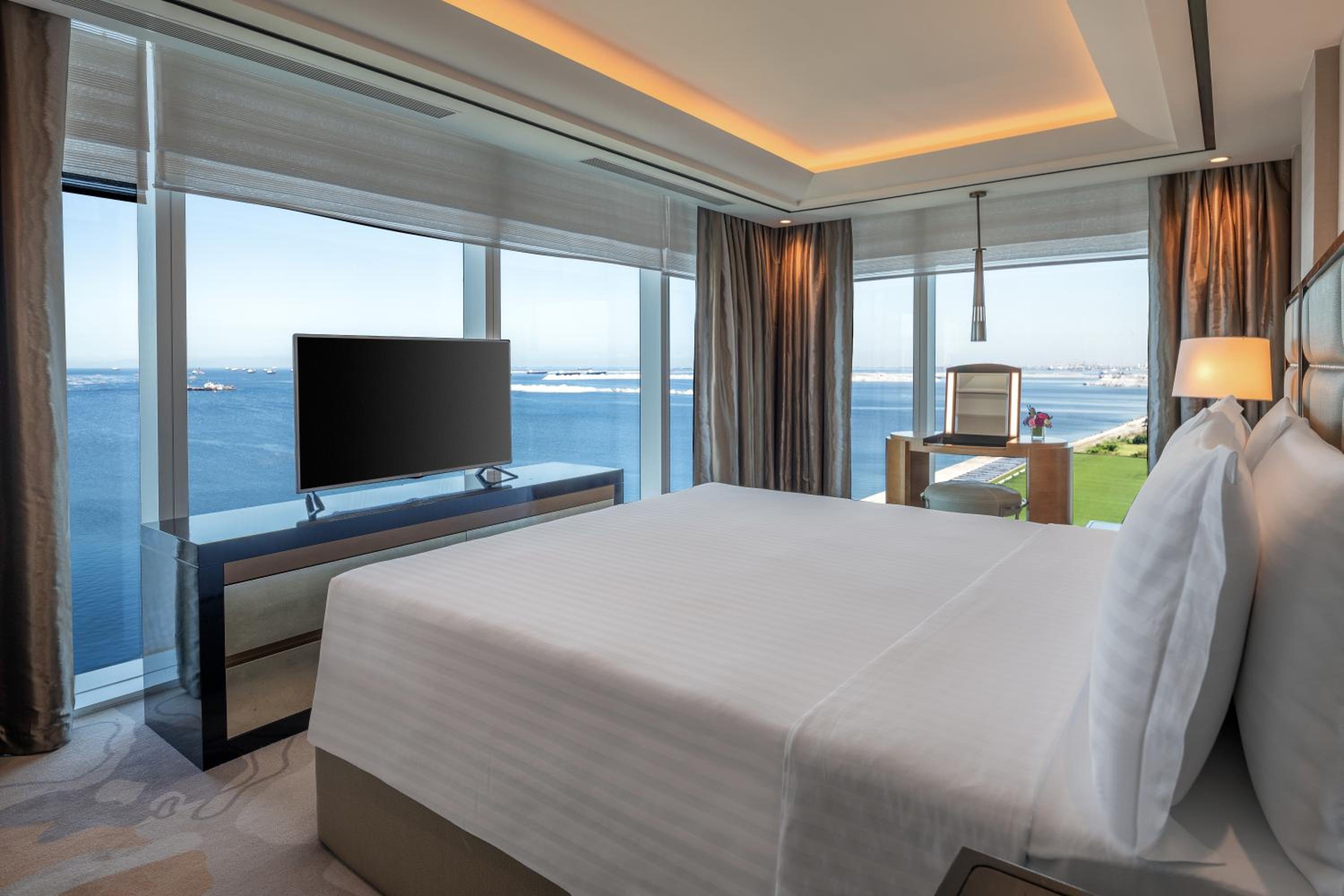 Signature Suite