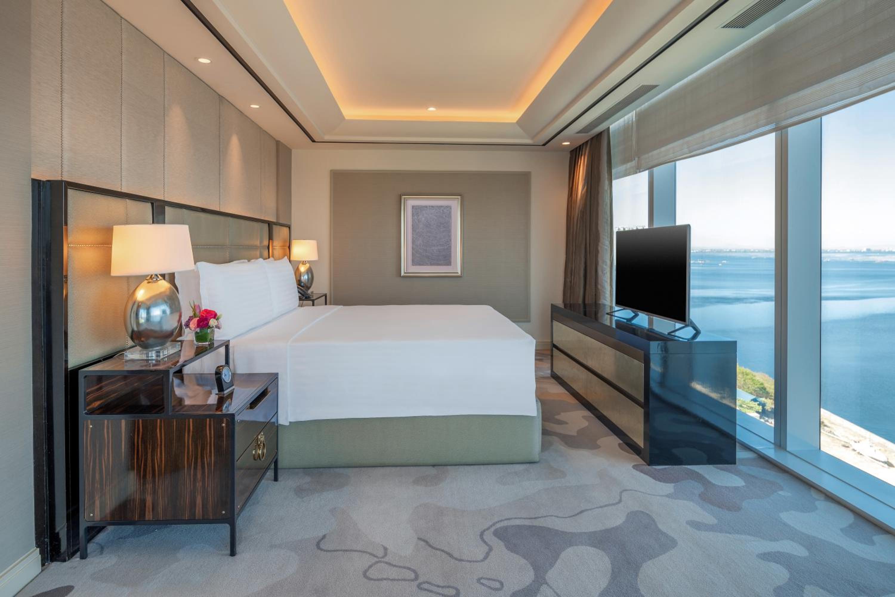 Signature Suite