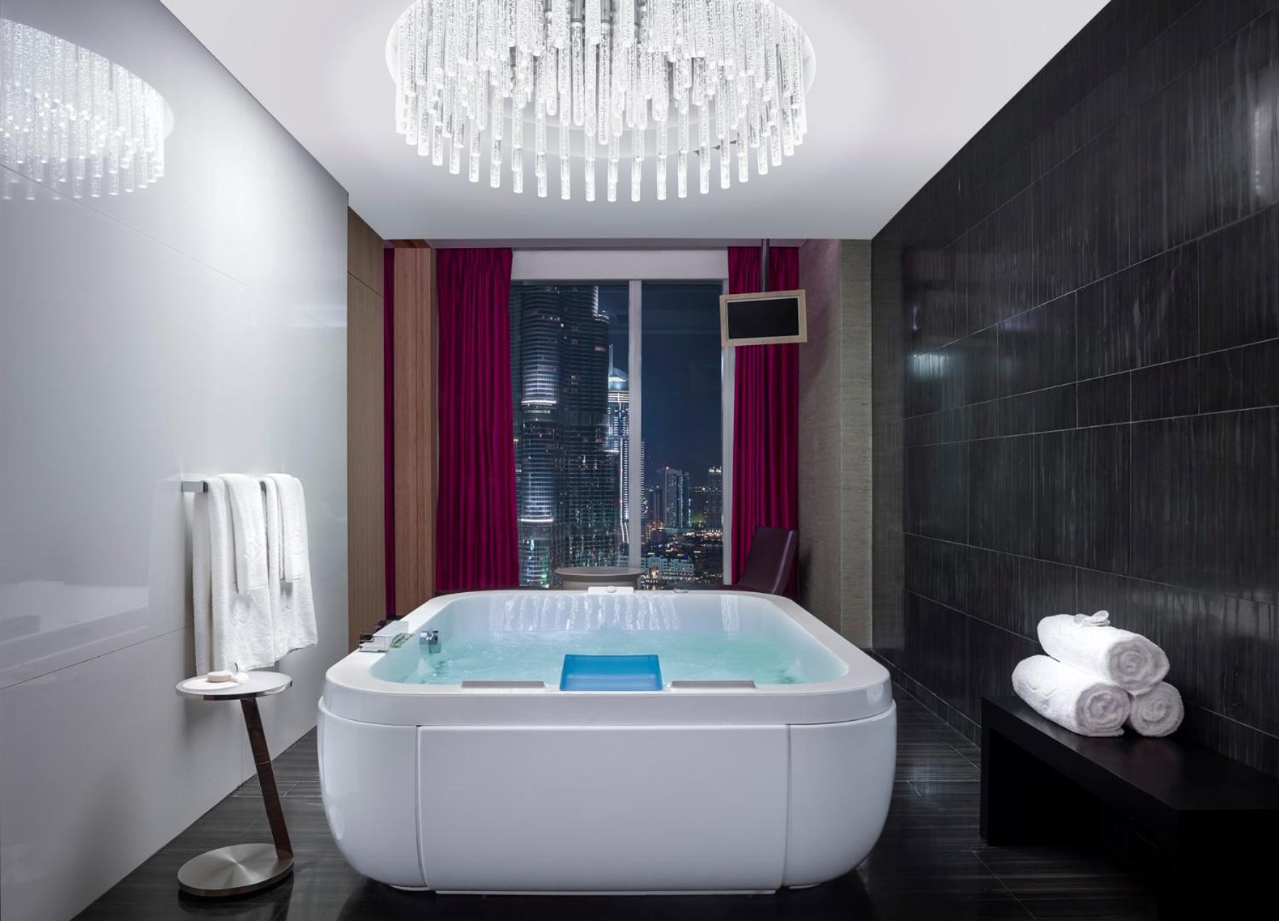 Royal King Suite with View and Club Access