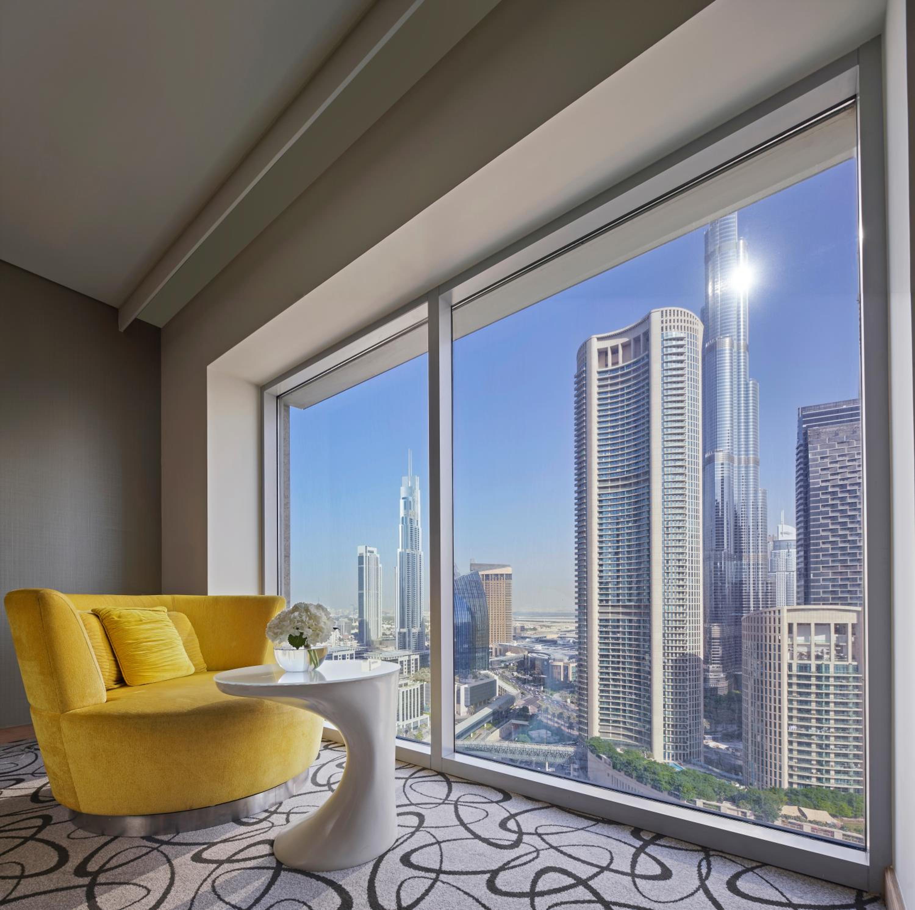 Luxury King Room Burj Khalifa View - Photo 2
