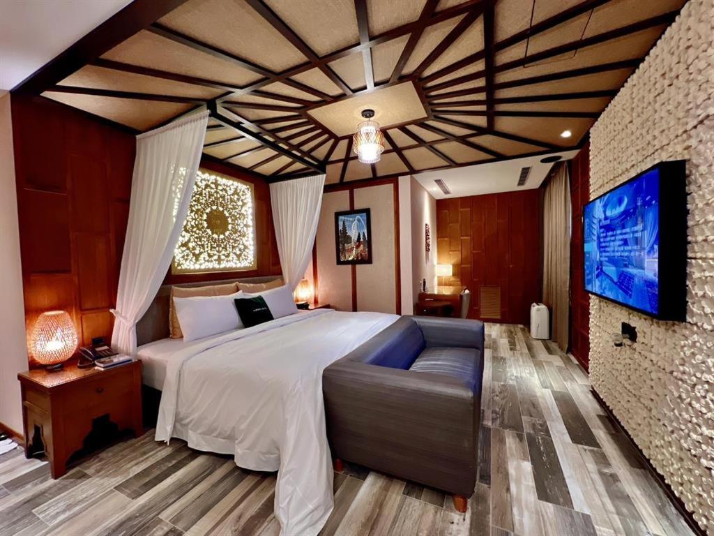 Deluxe Double Room with Bath and Private Parking - Photo 16