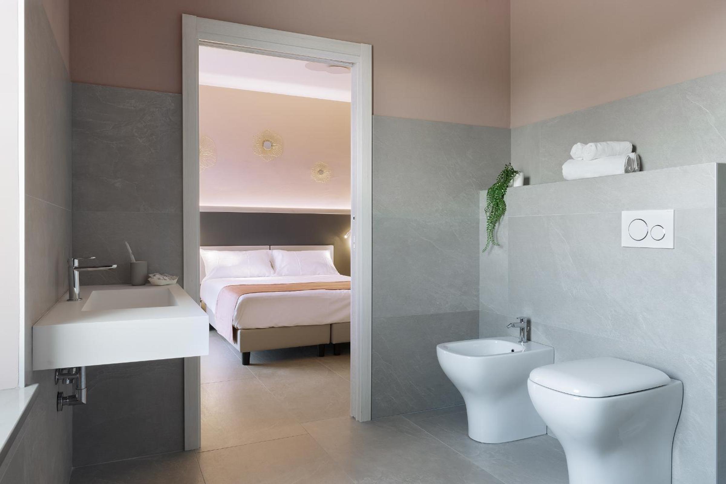 Large Double or Twin Room photo 2