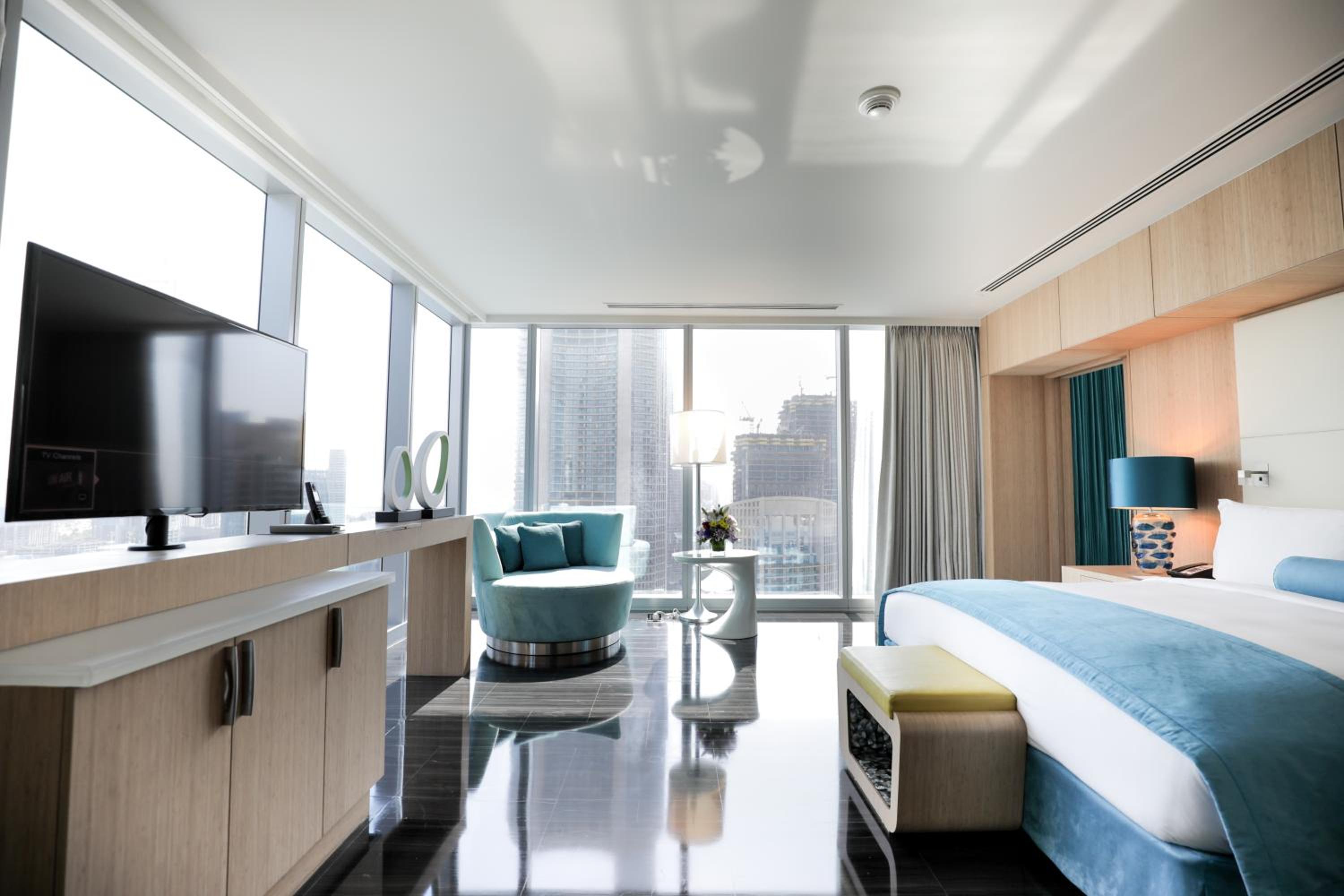 Presidential Suite with Club Access and Burj Khalifa View thumbnail 5