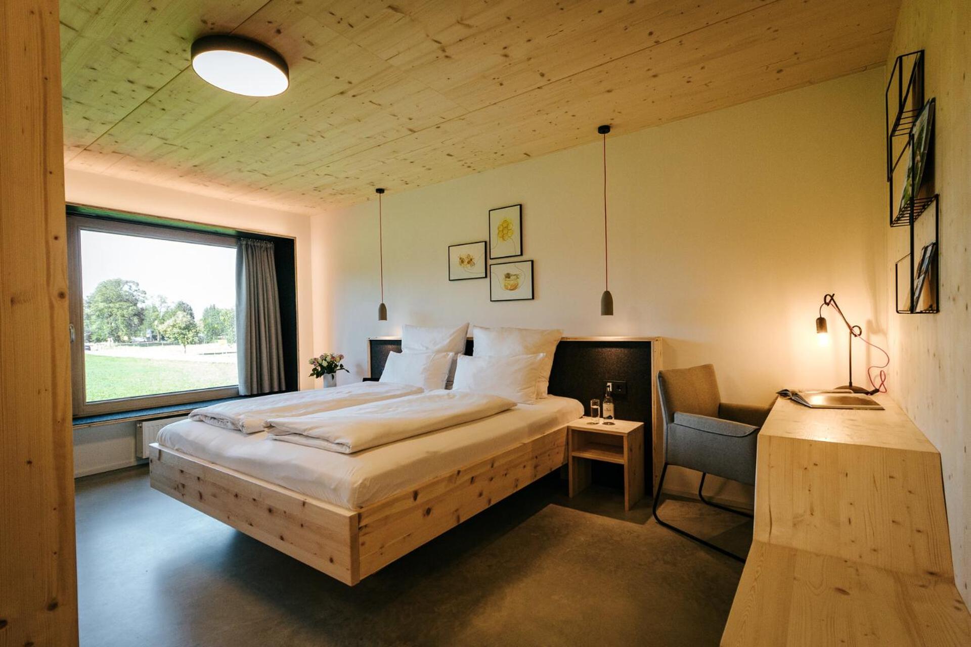 Deluxe Double Room (2 Adults + 1 Child)