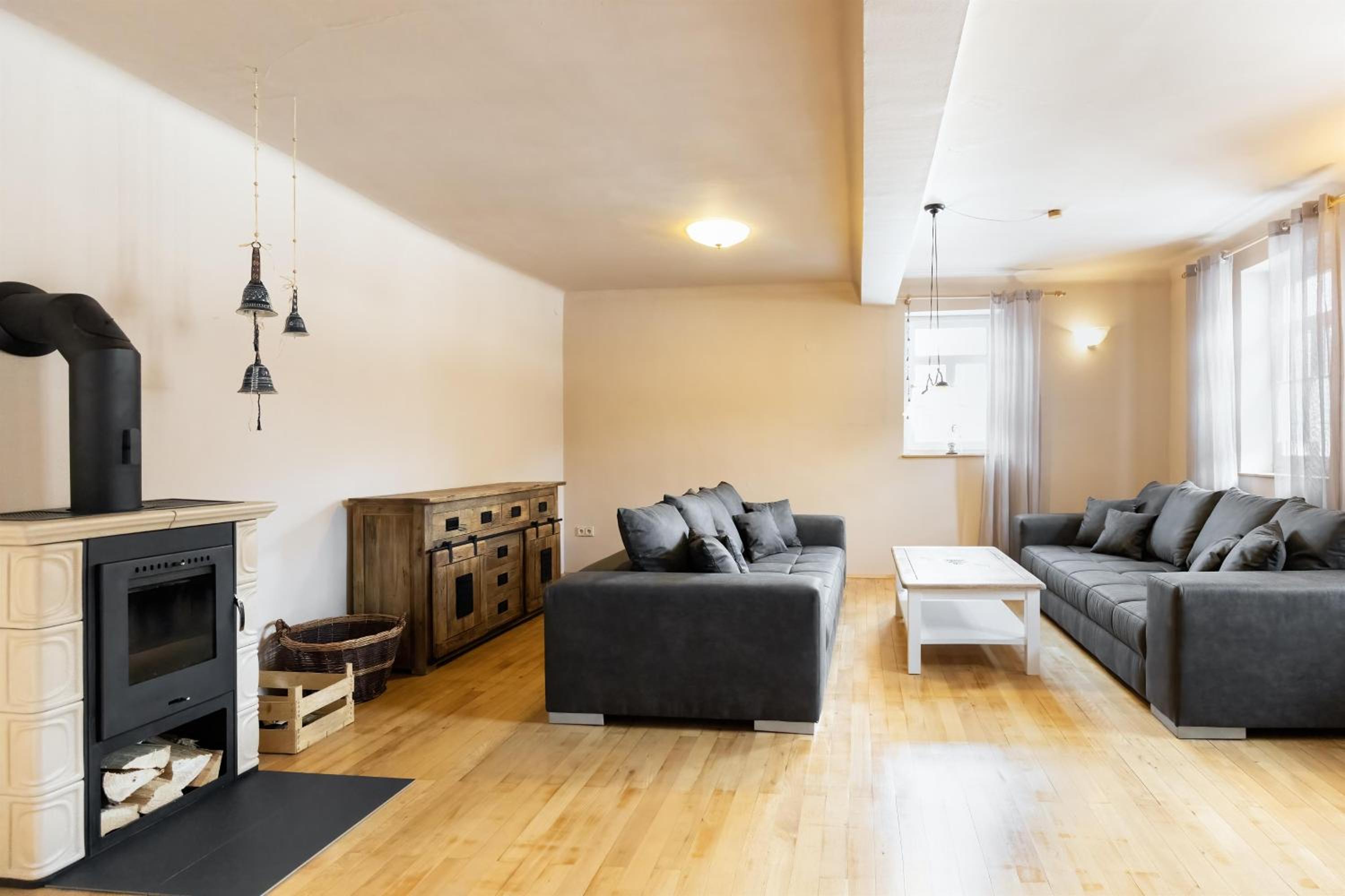 Four-Bedroom House photo 3