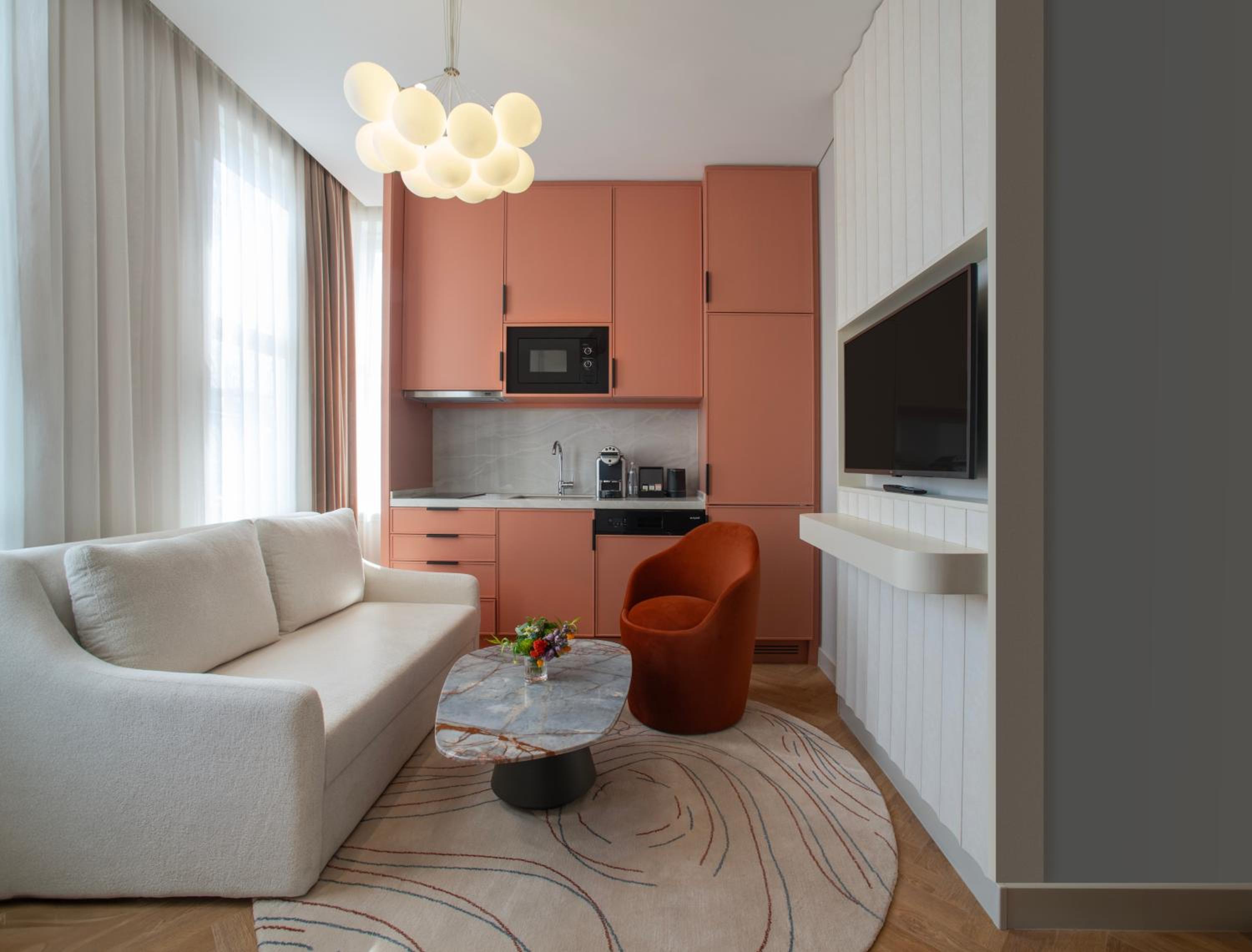 Deluxe Double Room with Balcony photo 1