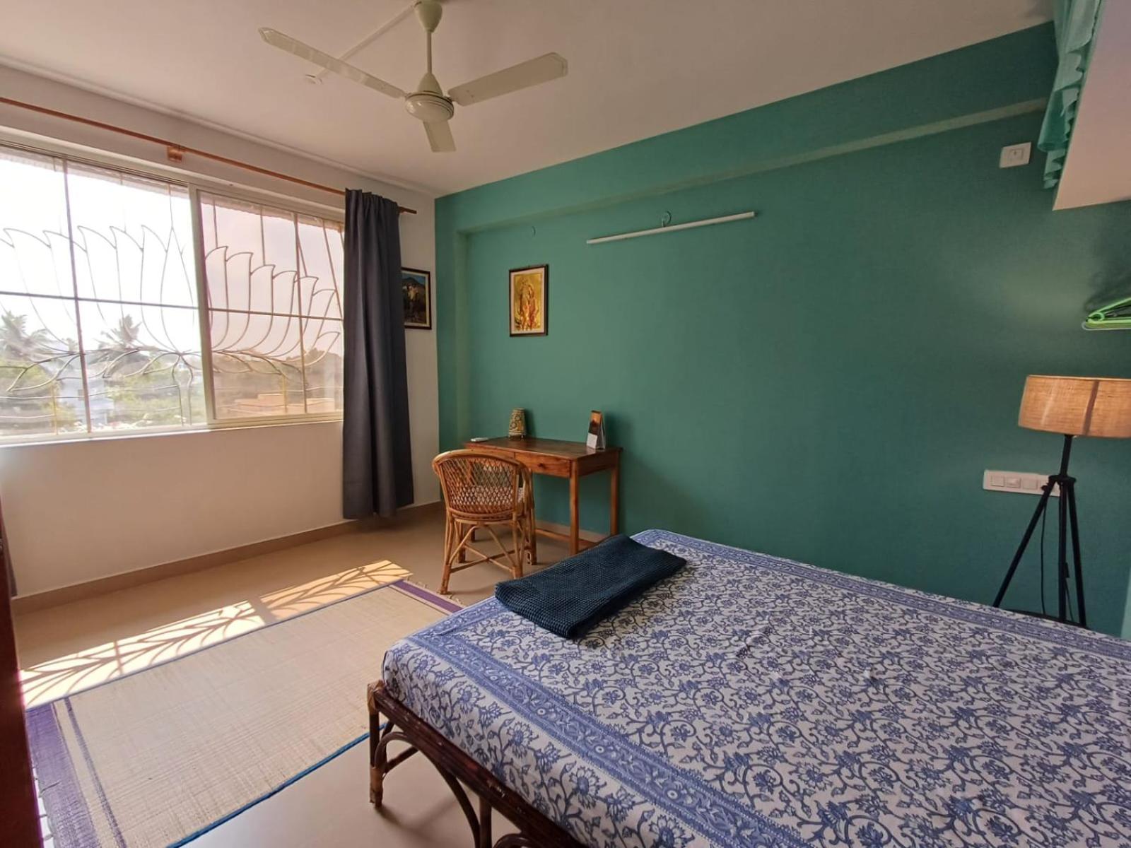 One-Bedroom Apartment photo 2