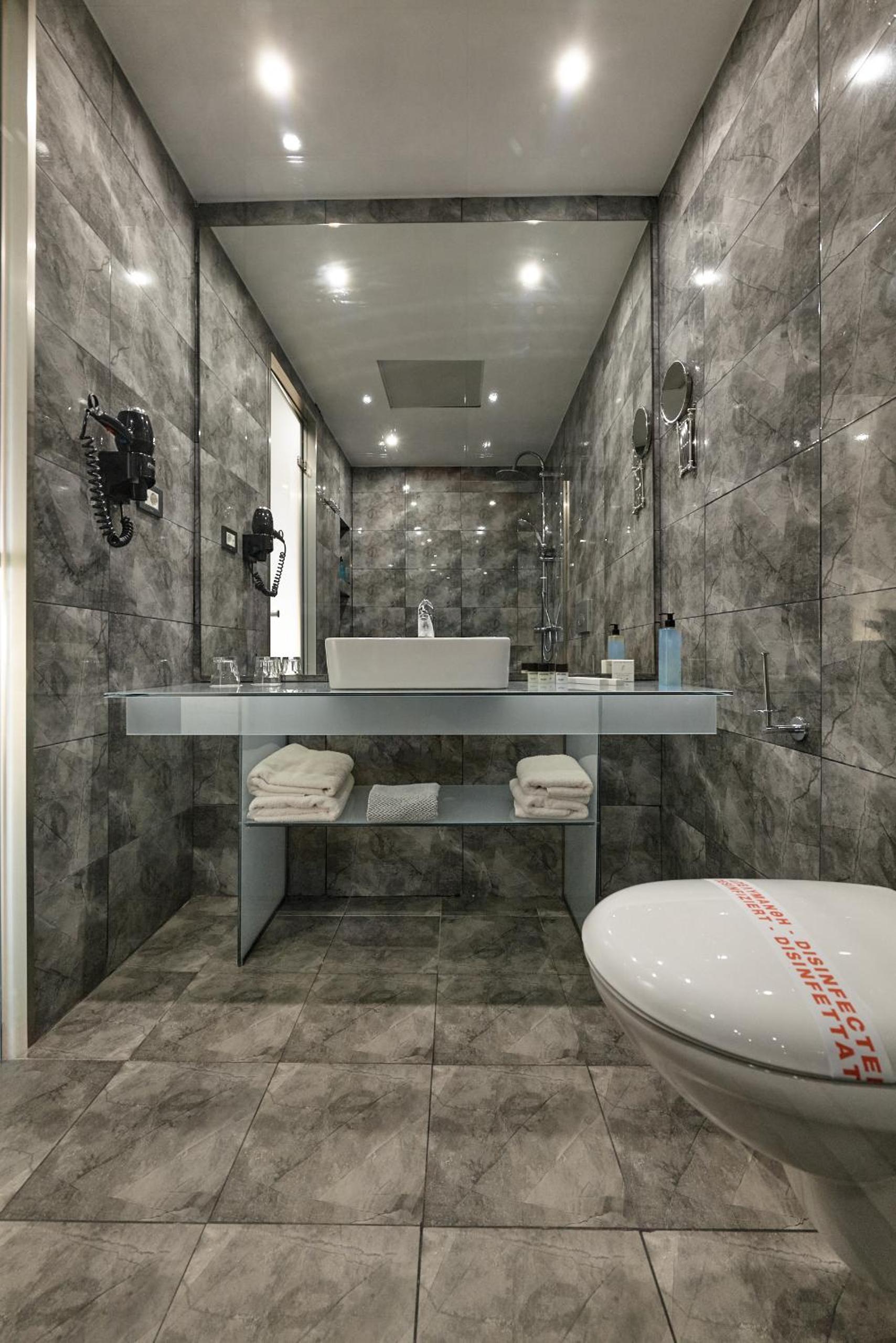 Superior Double Room with Sharing Pool  photo 2
