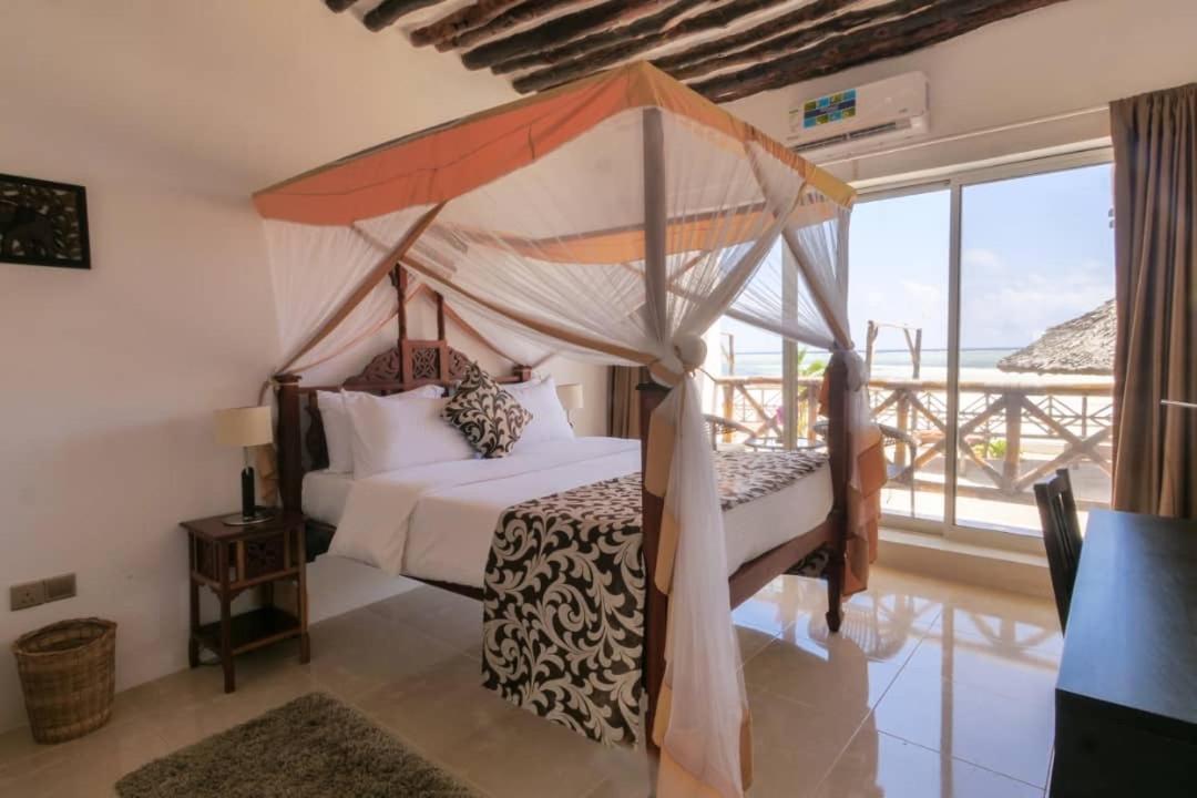 Deluxe Double Room with Balcony and Sea View