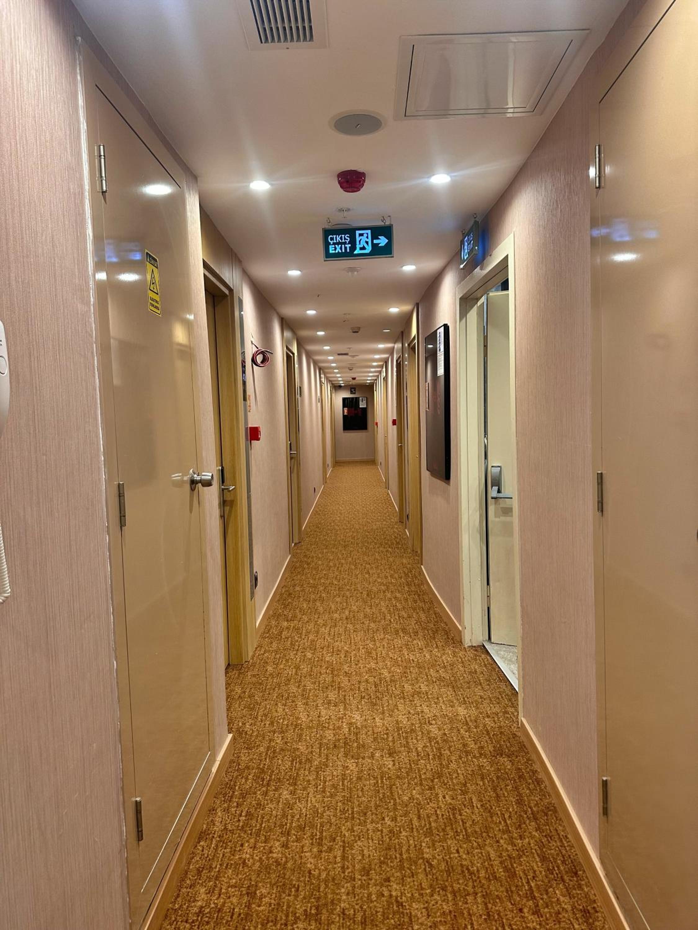 Double or Twin Room photo 3