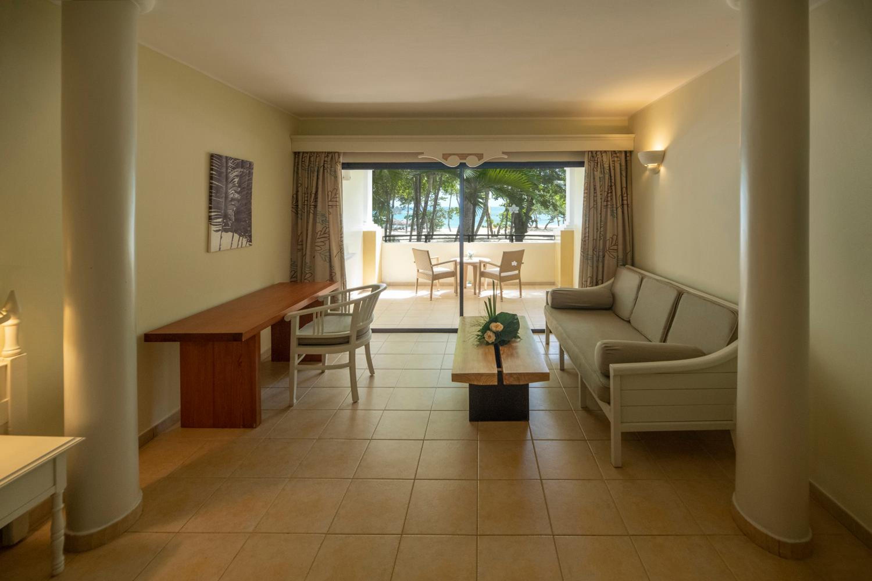 Junior Suite Ocean Front (3 Adults)