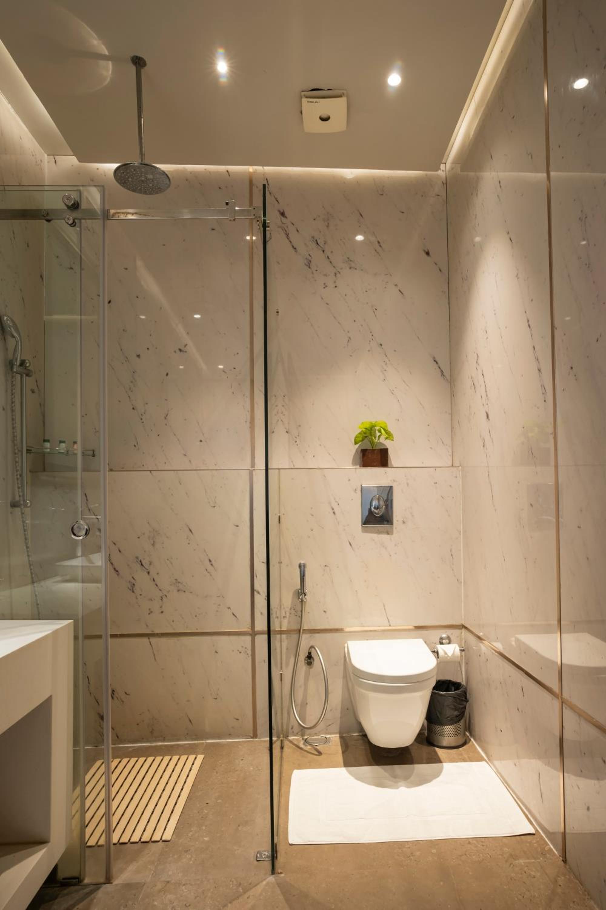 Standard Double Room - Photo 16