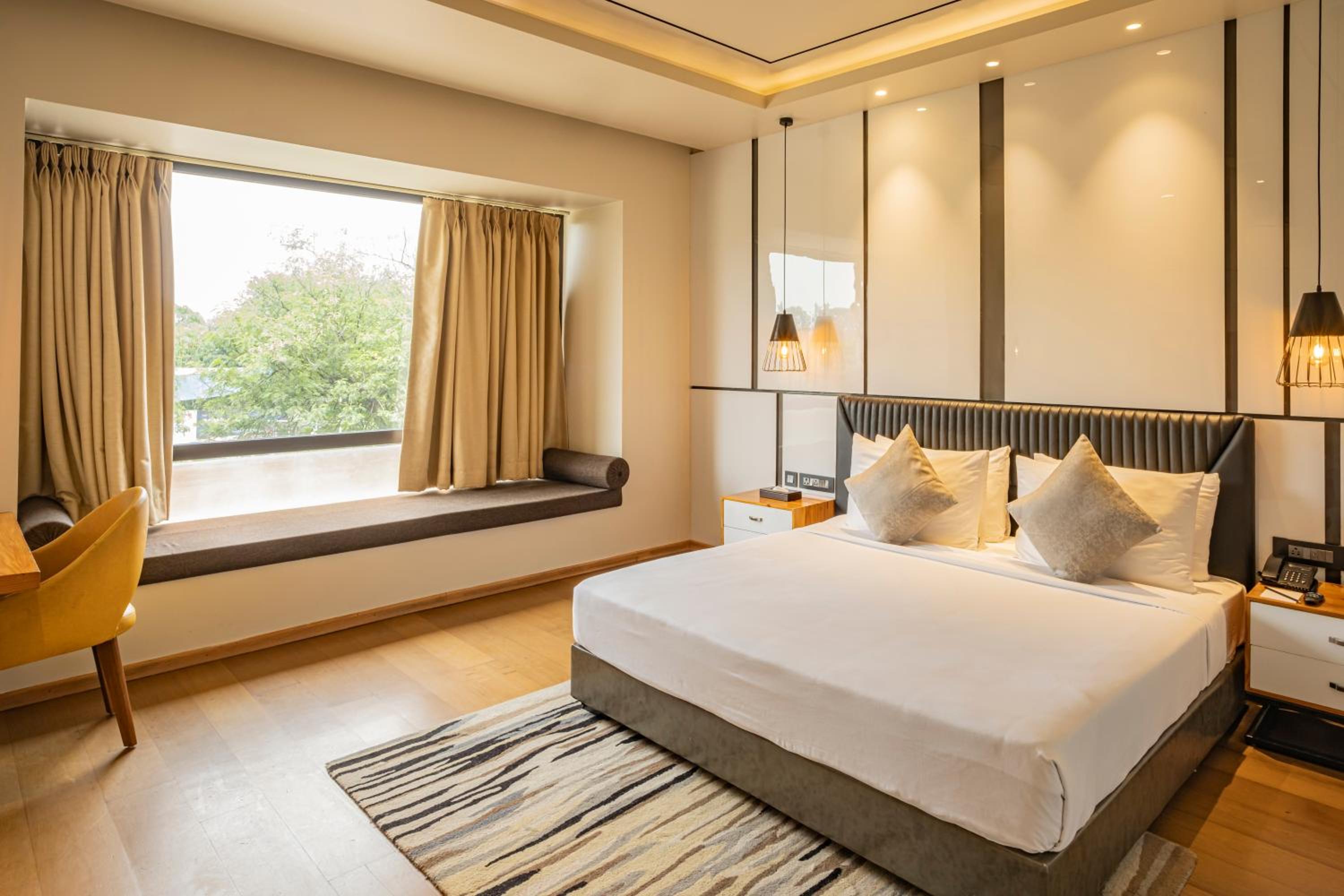 Deluxe Double Room - Photo 11