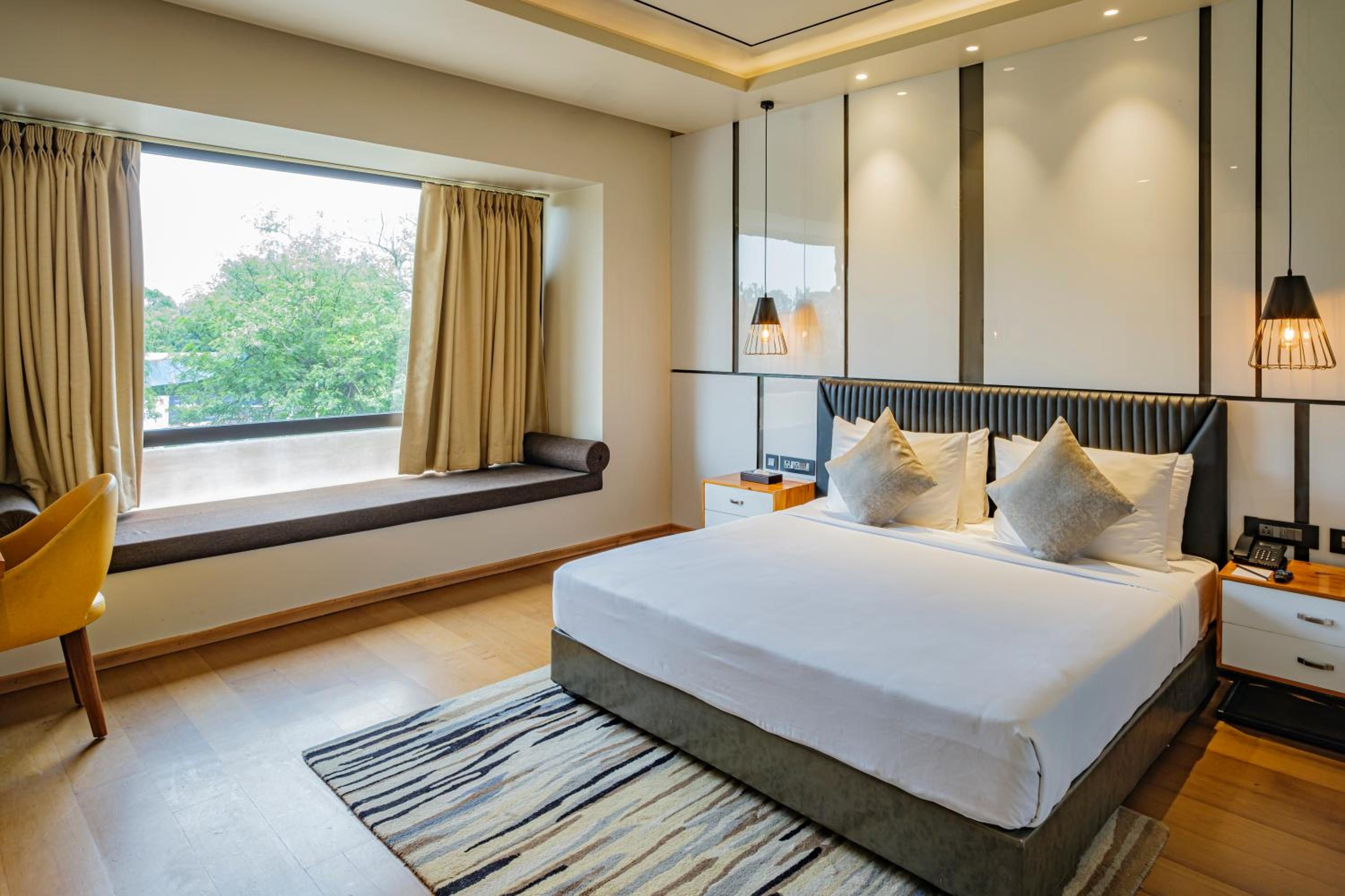 Deluxe Double Room - Photo 10