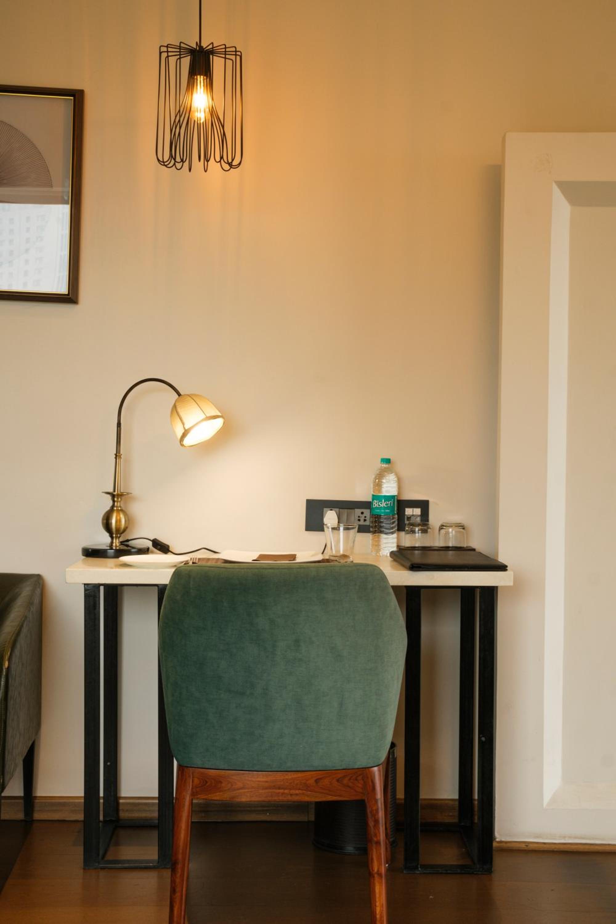 Deluxe Double Room - Photo 9