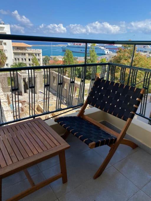 One-Bedroom Apartment with Balcony and Sea View photo 2