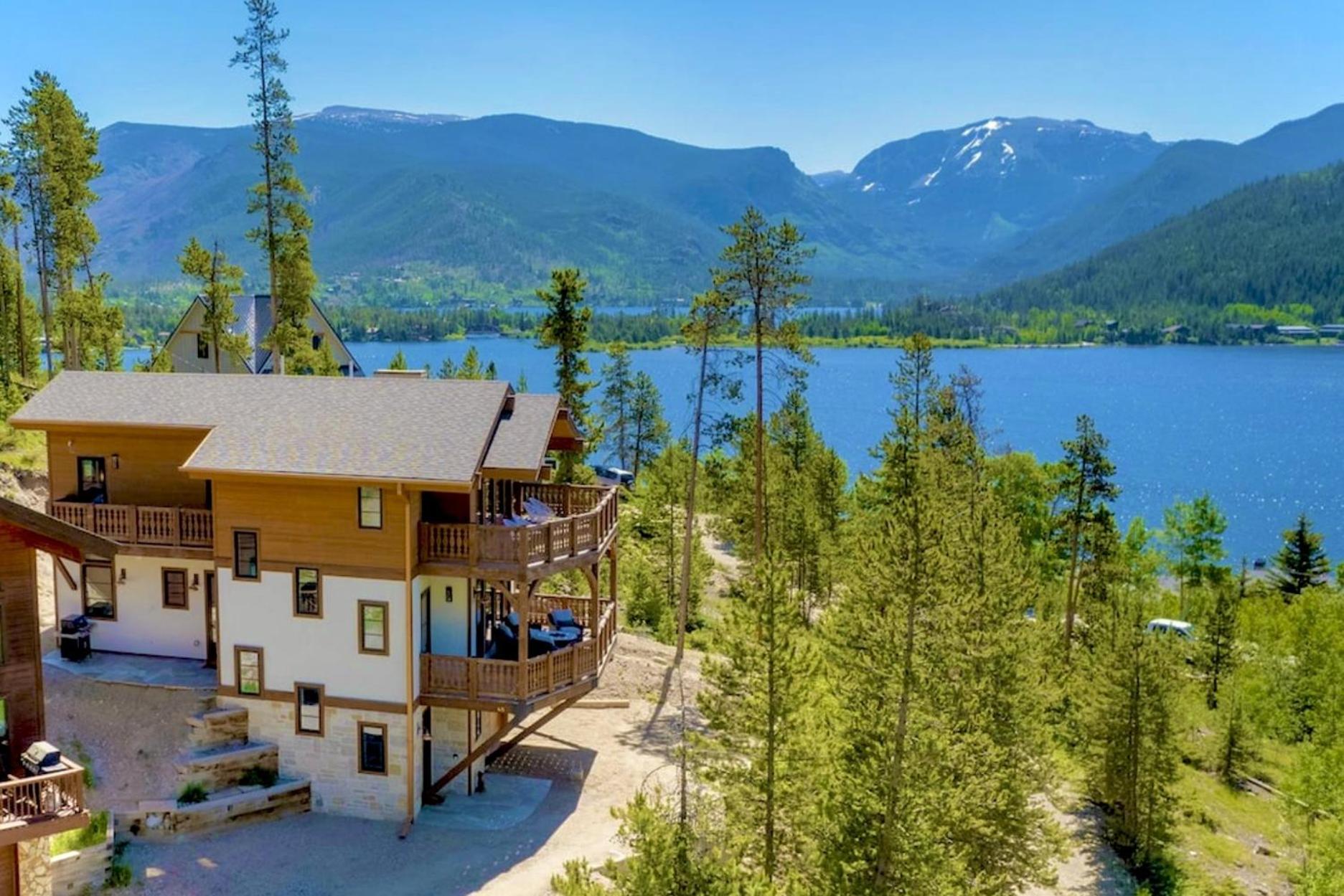 Four-Bedroom Vacation Home photo 1