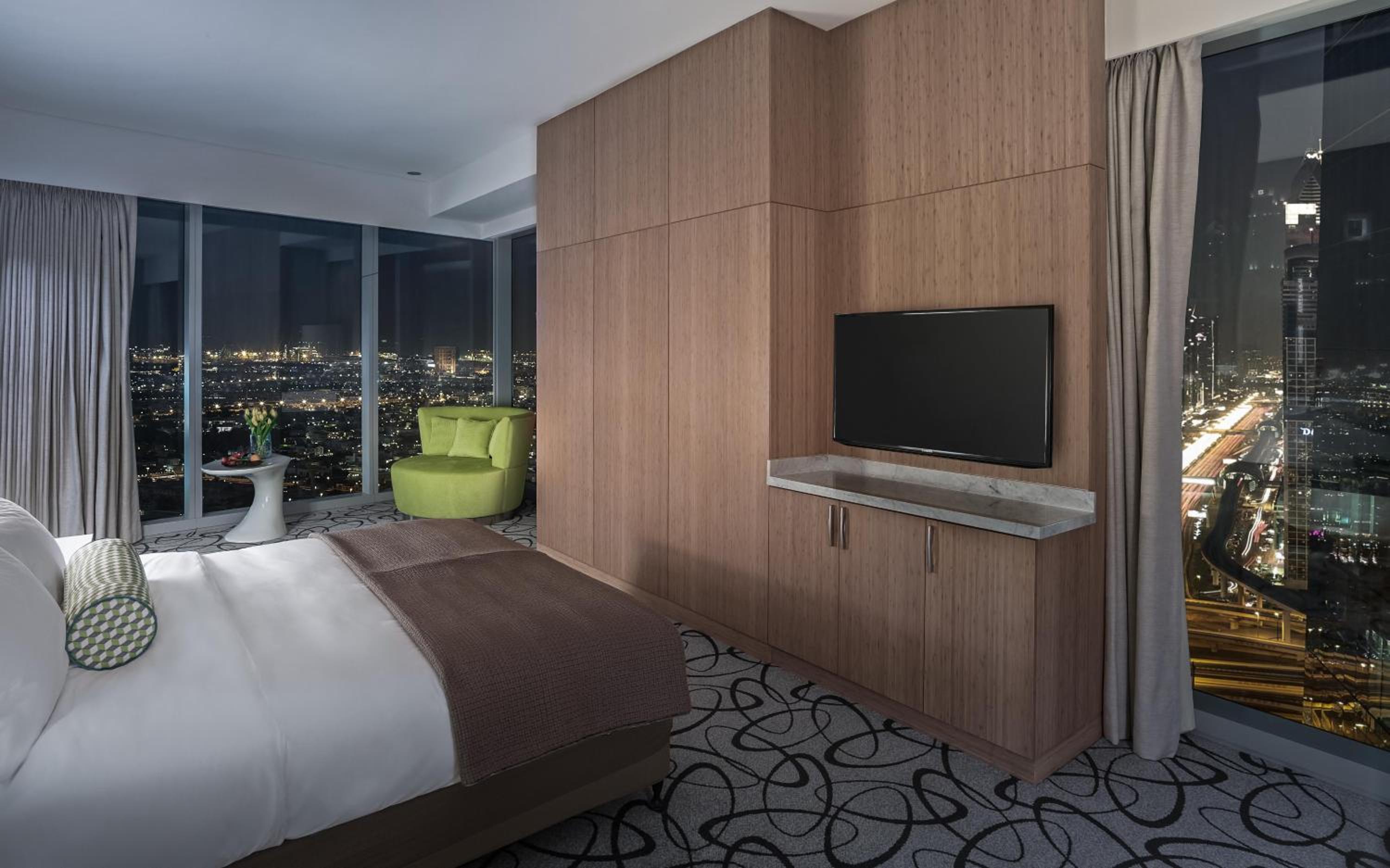 Opera King Suite with Coastline View - Club Access - Photo 7