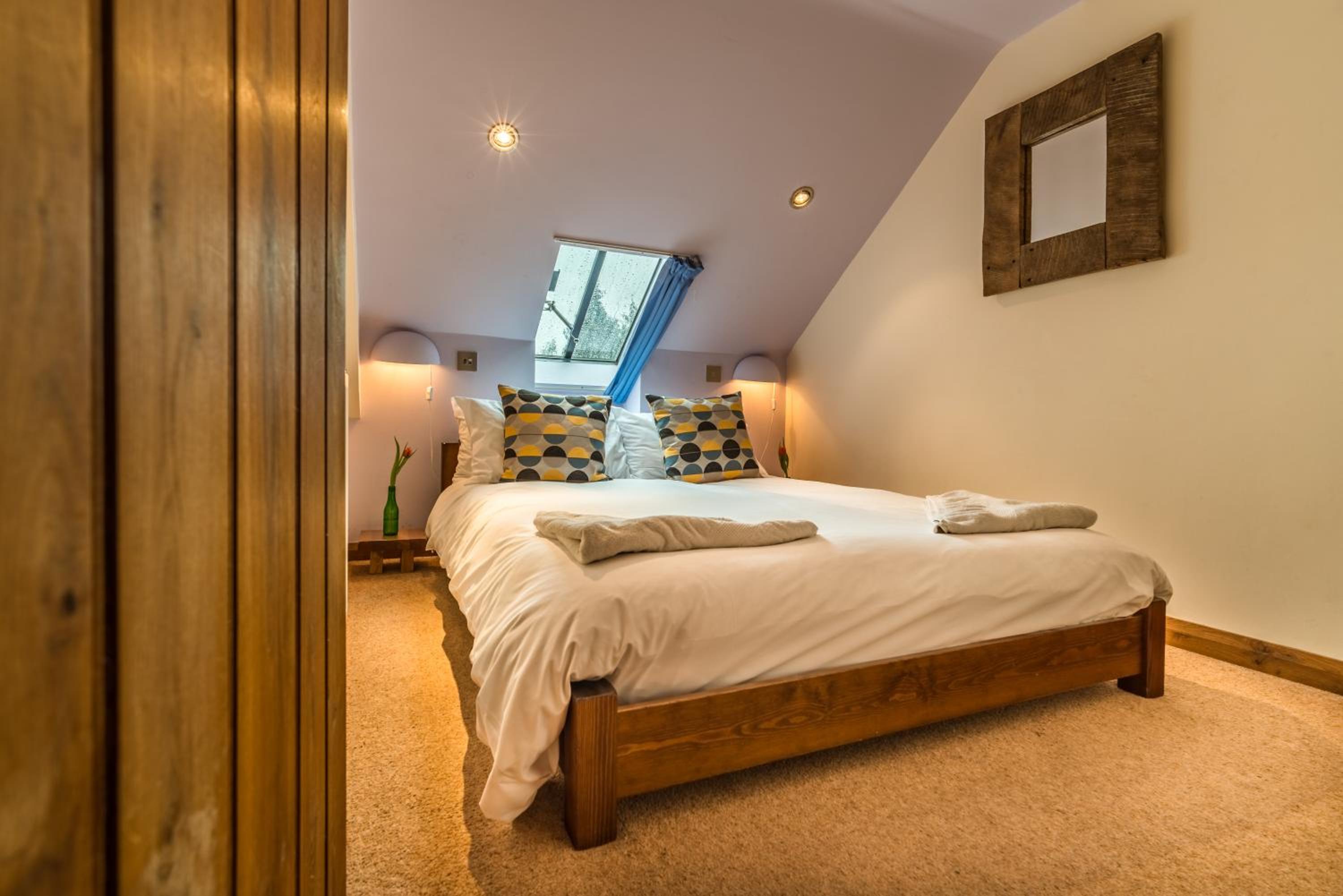 Three-Bedroom House photo 3