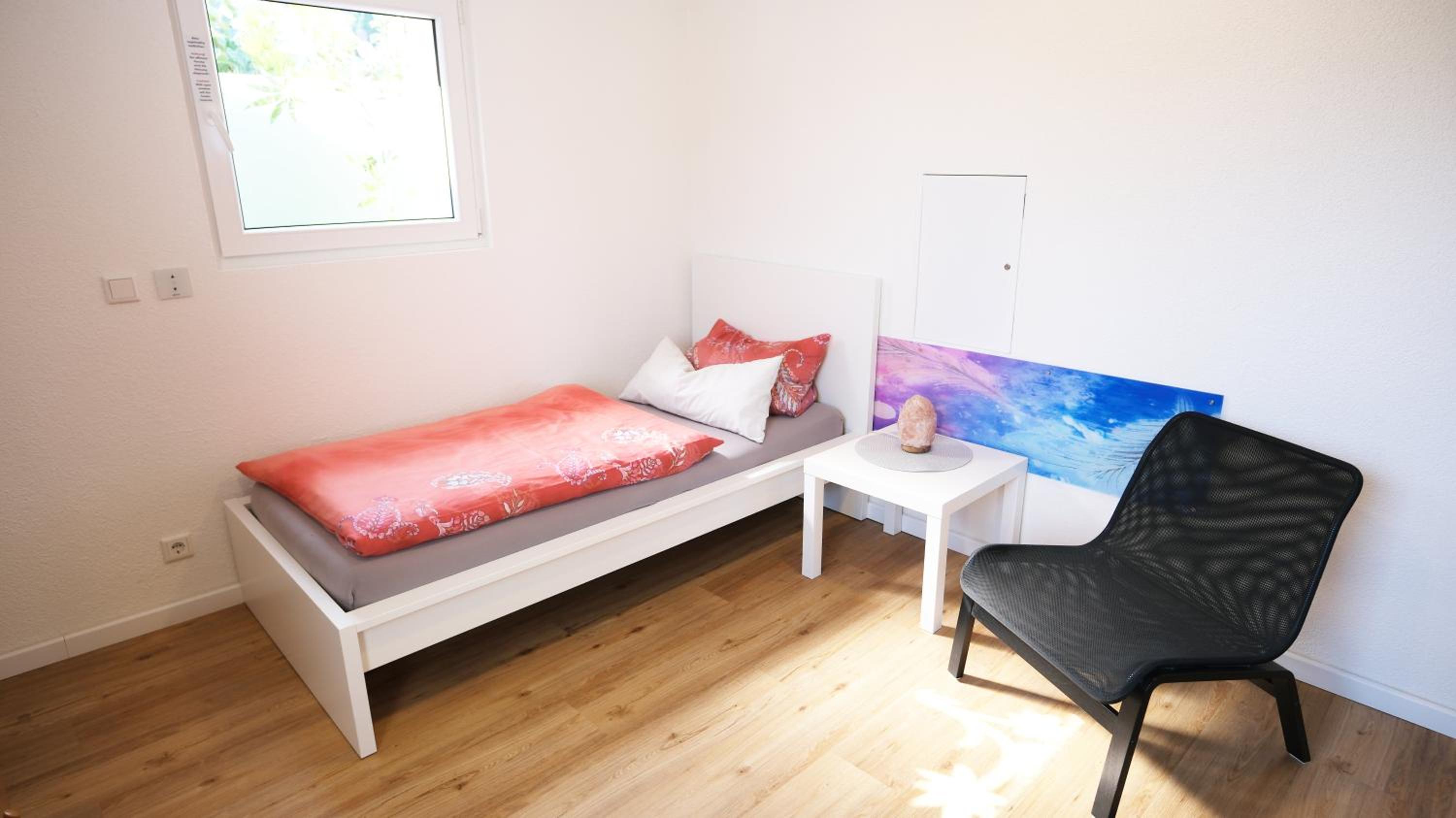 Single Room With Shared Bathroom photo 1
