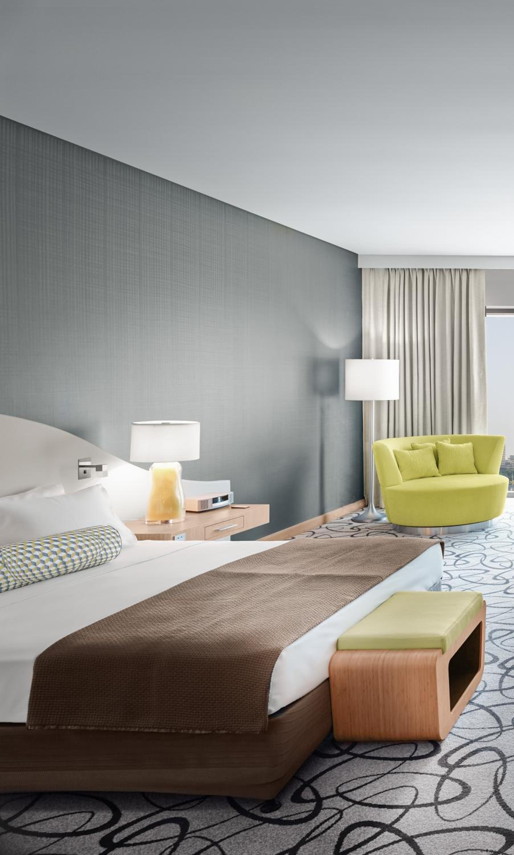 Junior Suite with King Bed and Burj Khalifa View - Photo 2